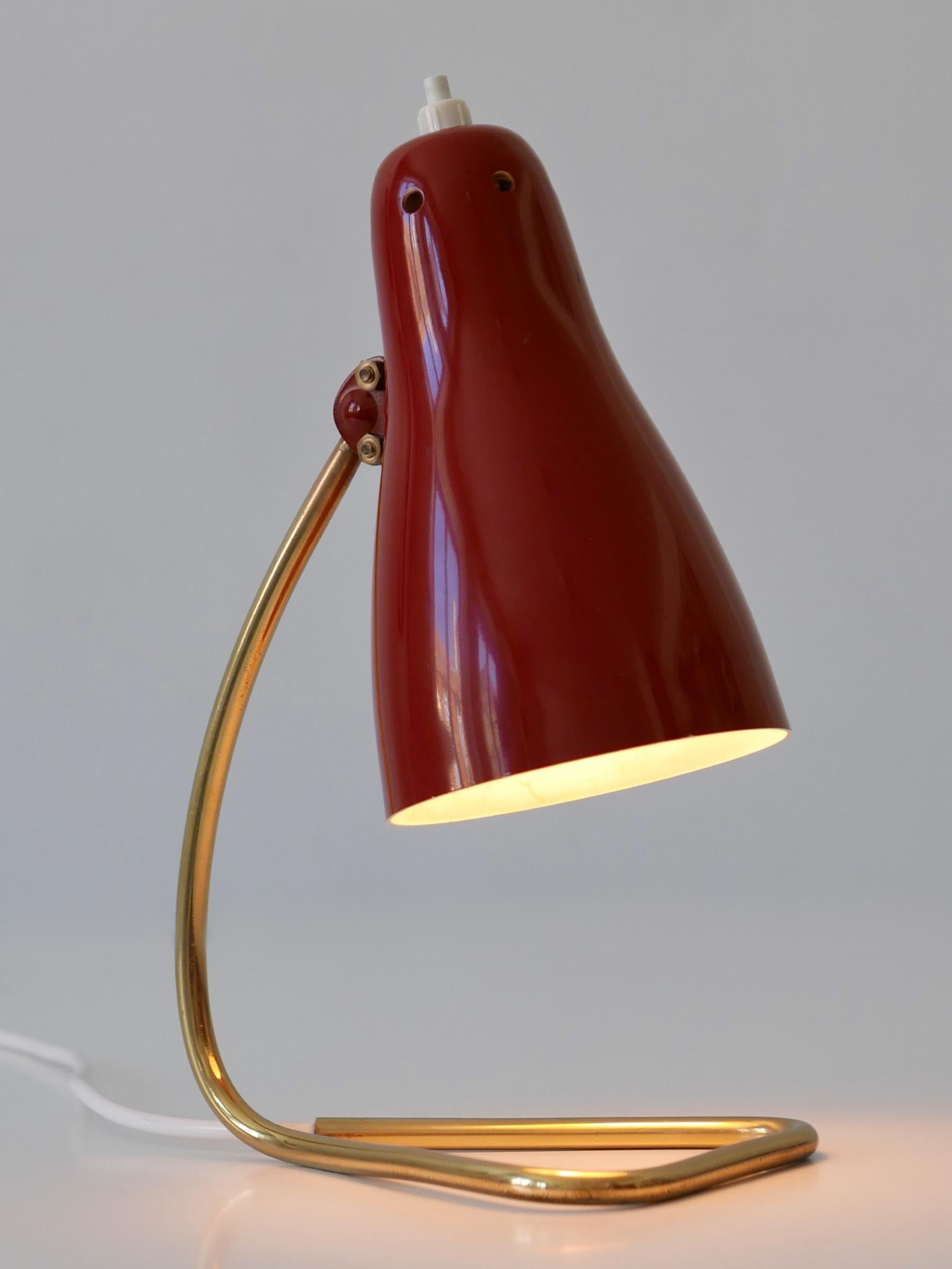 Aluminium Ravissante lampe de bureau ou applique moderne du milieu du siècle dernier par Rupert Nikoll, Autriche, années 1960 en vente