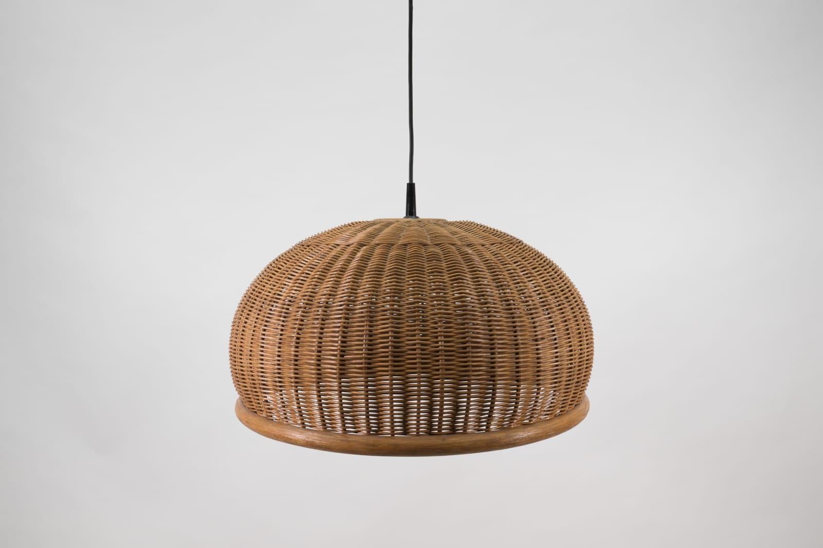 Metal Lovely Mid-Century Modern Wicker Pendant Lamp, 1960s Italy For Sale