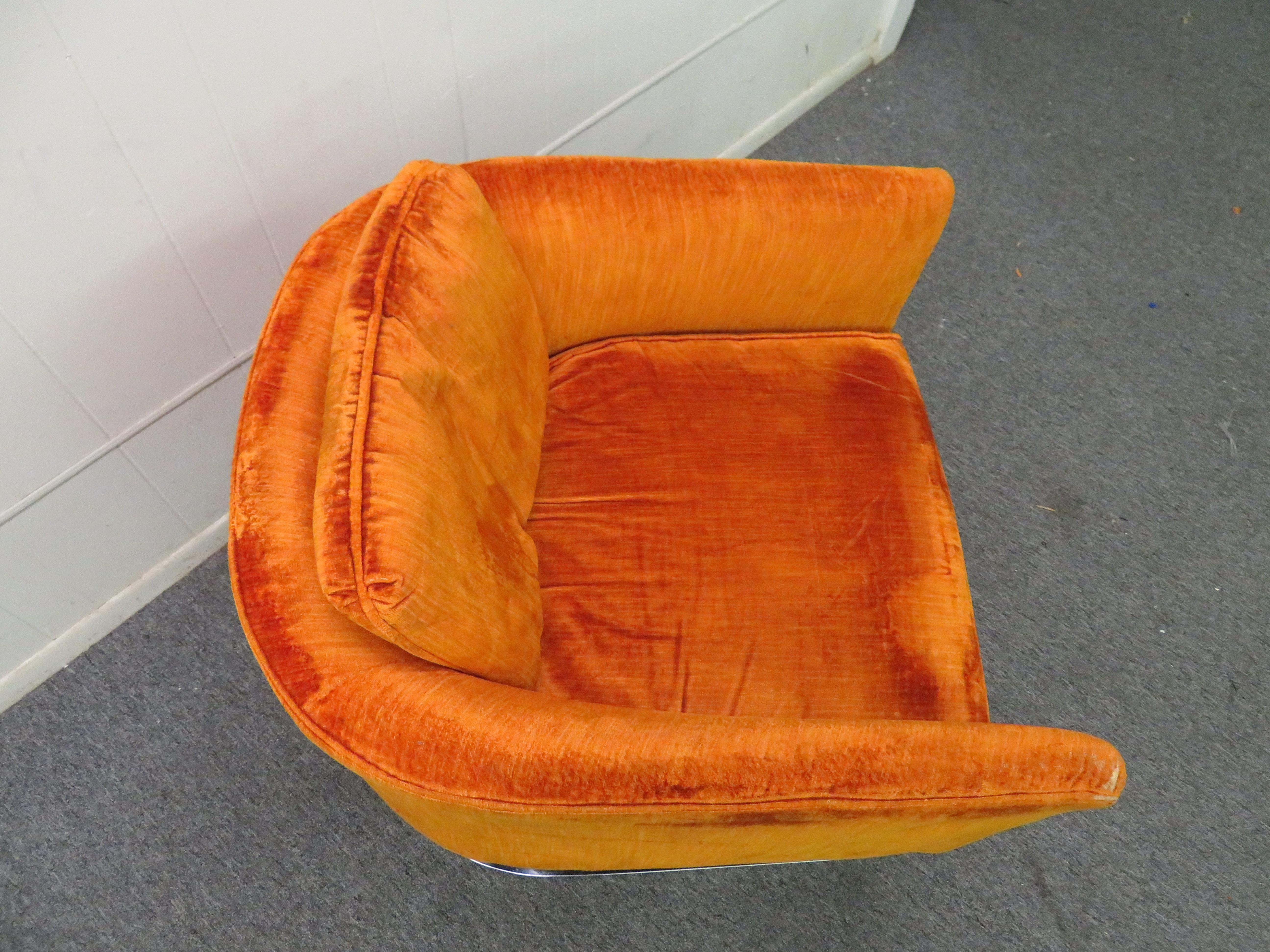 Ravissante chaise longue à dossier baril et cadre mince chromé de style Milo Baughman, milieu du siècle dernier en vente 4