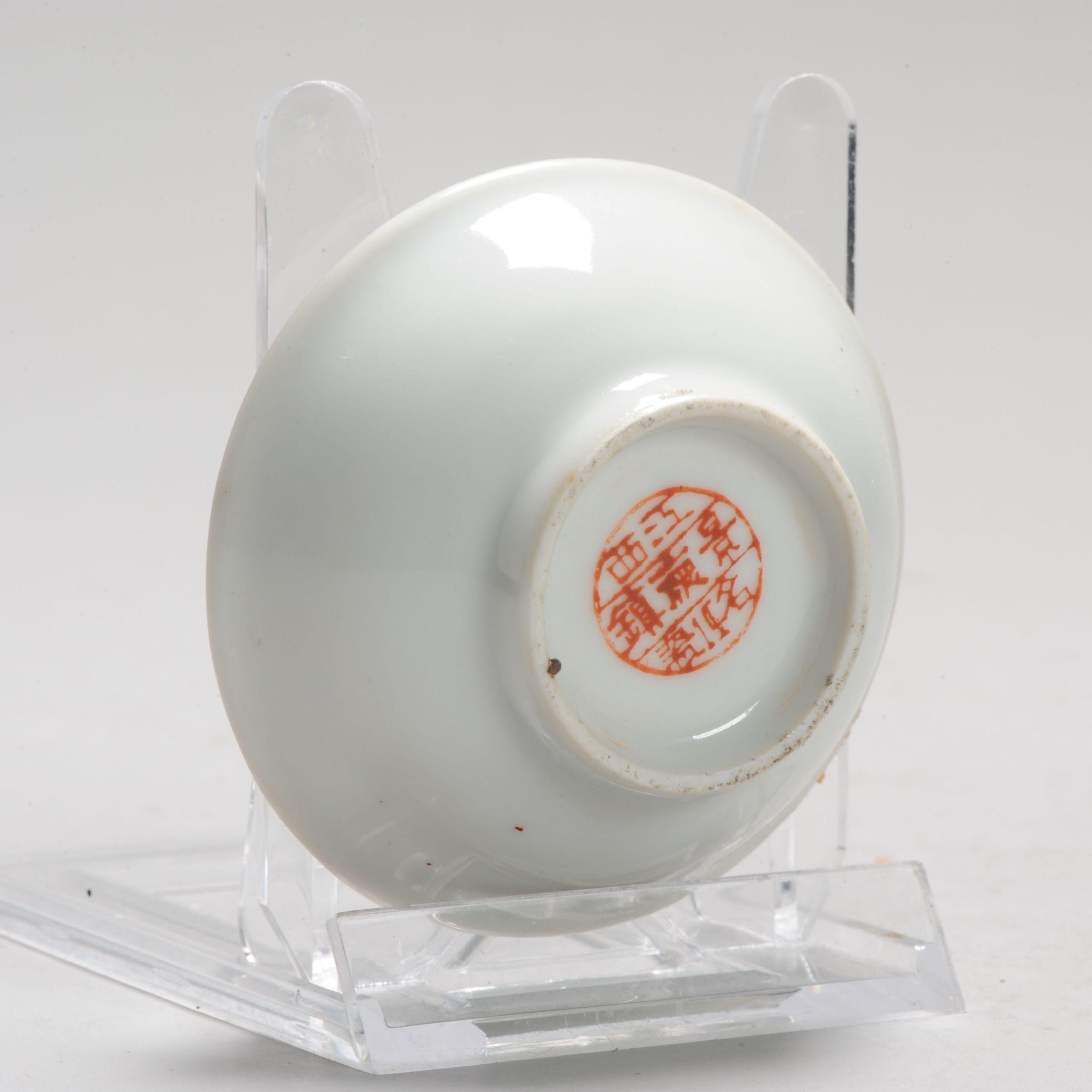 Ich teile mit Ihnen diese schöne chinesische Porzellanschale.

Zusätzliche Informationen:
MATERIAL: Porzellan & Töpferei
Art der Dekoration / Farbe: Polychrom
Herkunftsregion: China
Zeitraum: 20. Jahrhundert
Zustand: Perfekter Zustand
Abmessungen: Ø