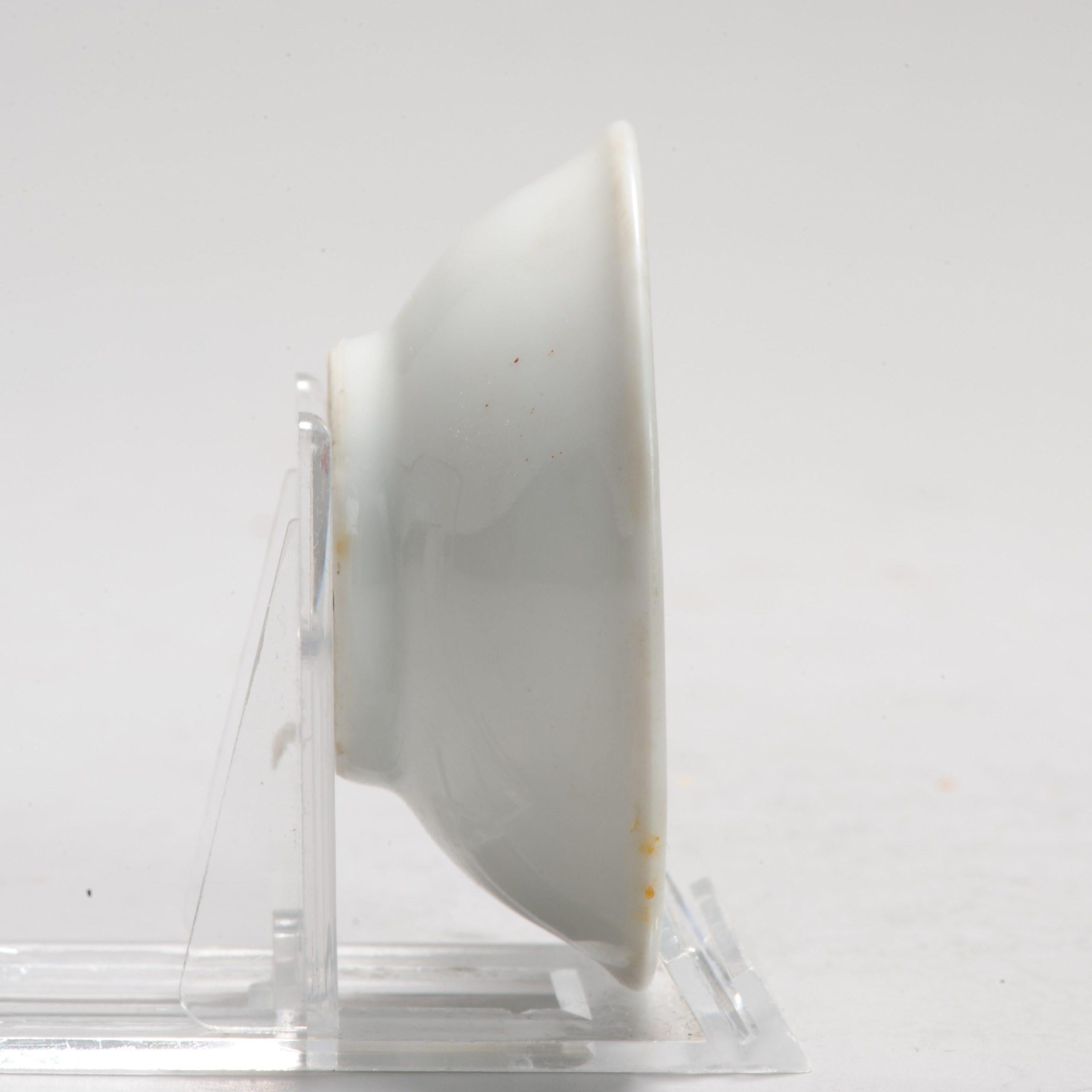 Hübsche Miniature Chinese Porcelain Miniature Yellow Bowl PROC Periode, 20 C. (Chinesisch) im Angebot