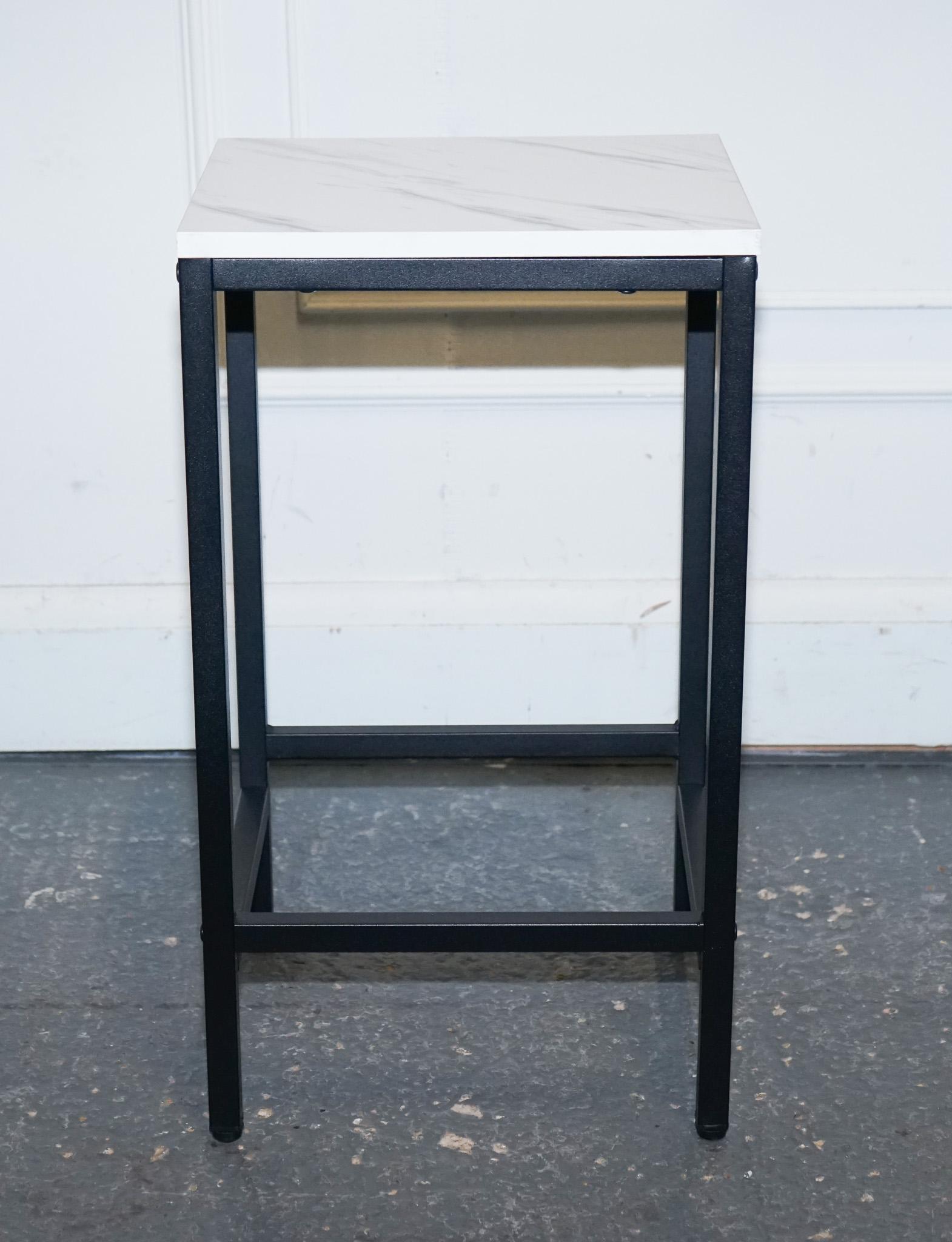 Fatto a mano LOVELY MODERN FAUX MARBLE EFFECT TOP SiDE PLANT LAMP TABLE in vendita