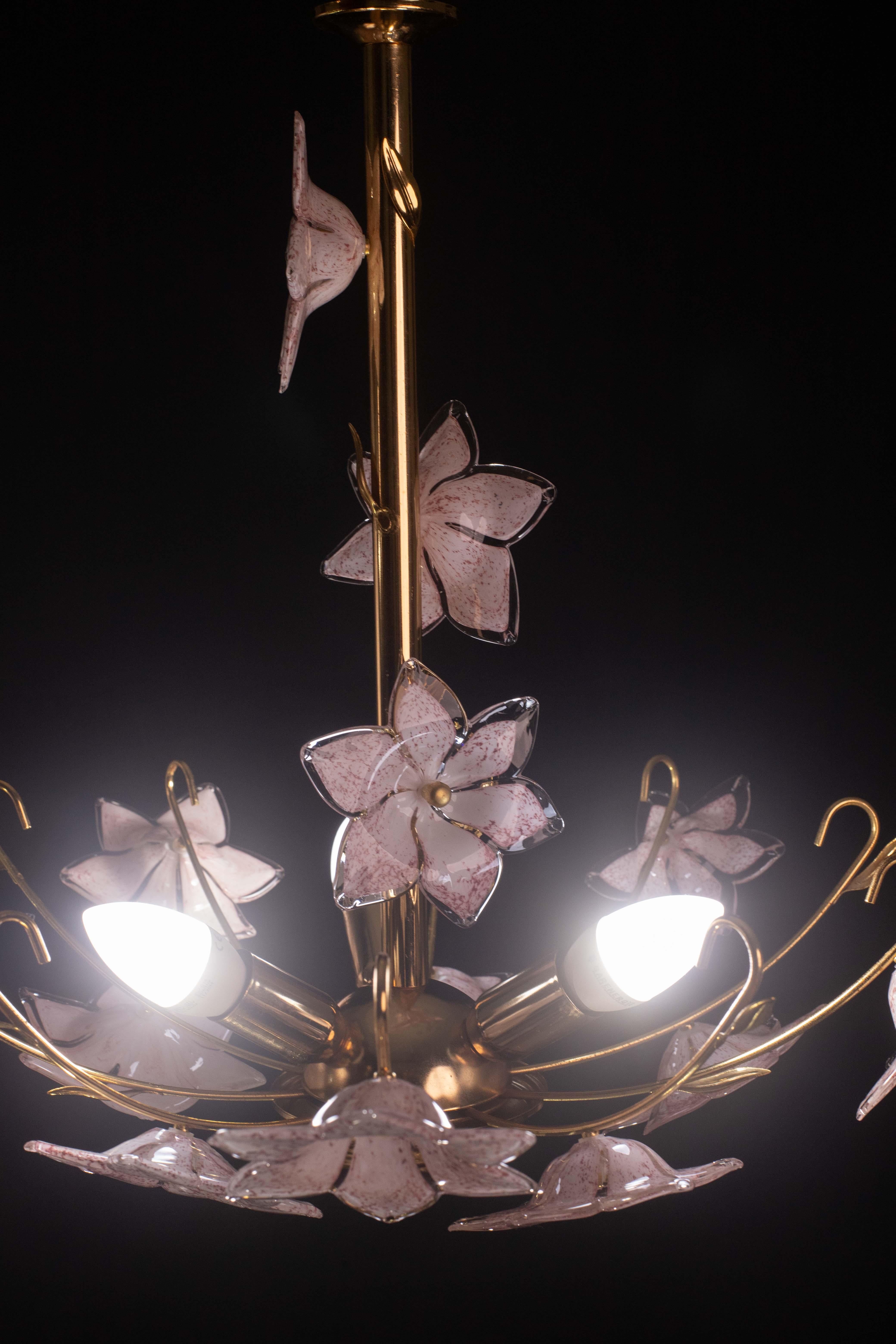 Grazioso lampadario di Murano Fiori rosa, 1970 in vendita 2