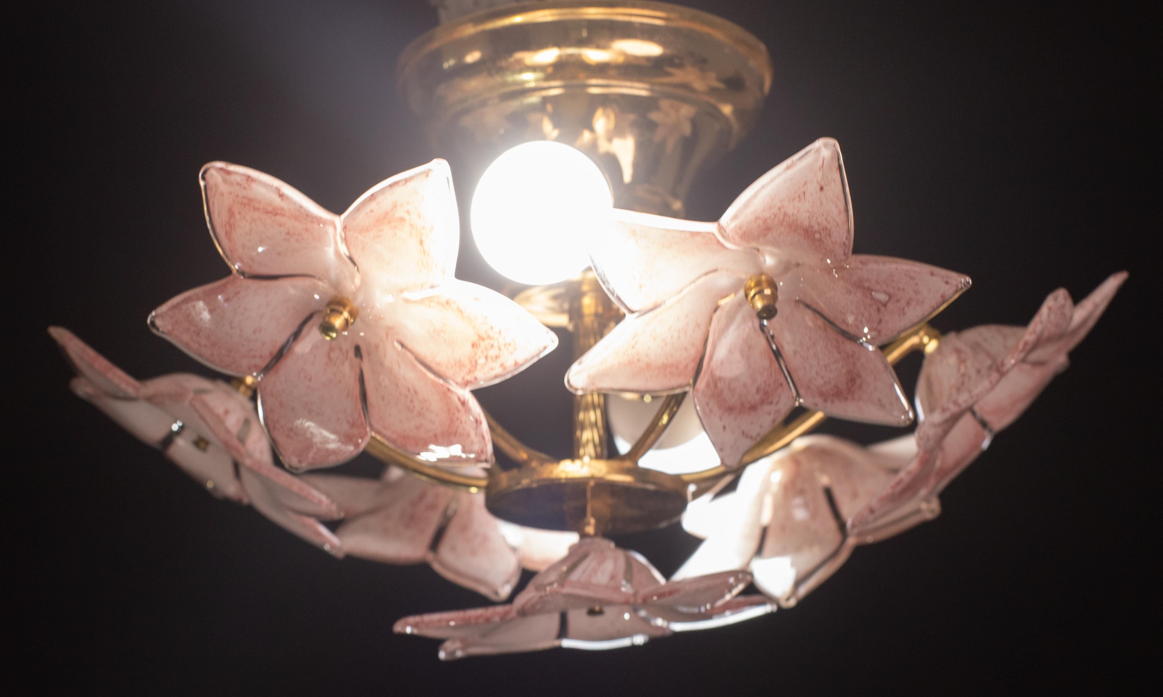 Preciosa lámpara de techo vintage de Murano Flores rosas, años 70 en venta 1