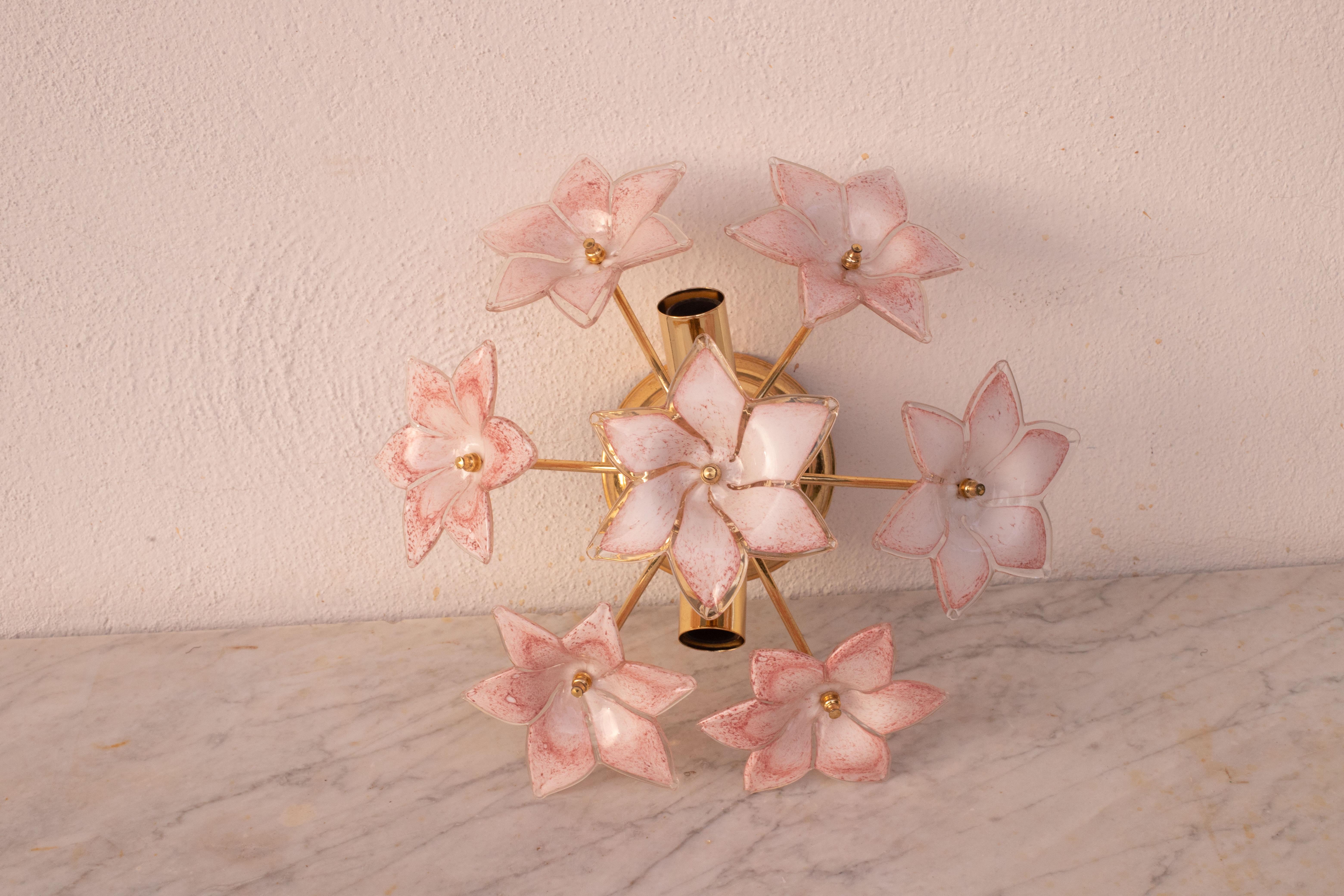 Preciosa lámpara de techo vintage de Murano Flores rosas, años 70 en venta 2