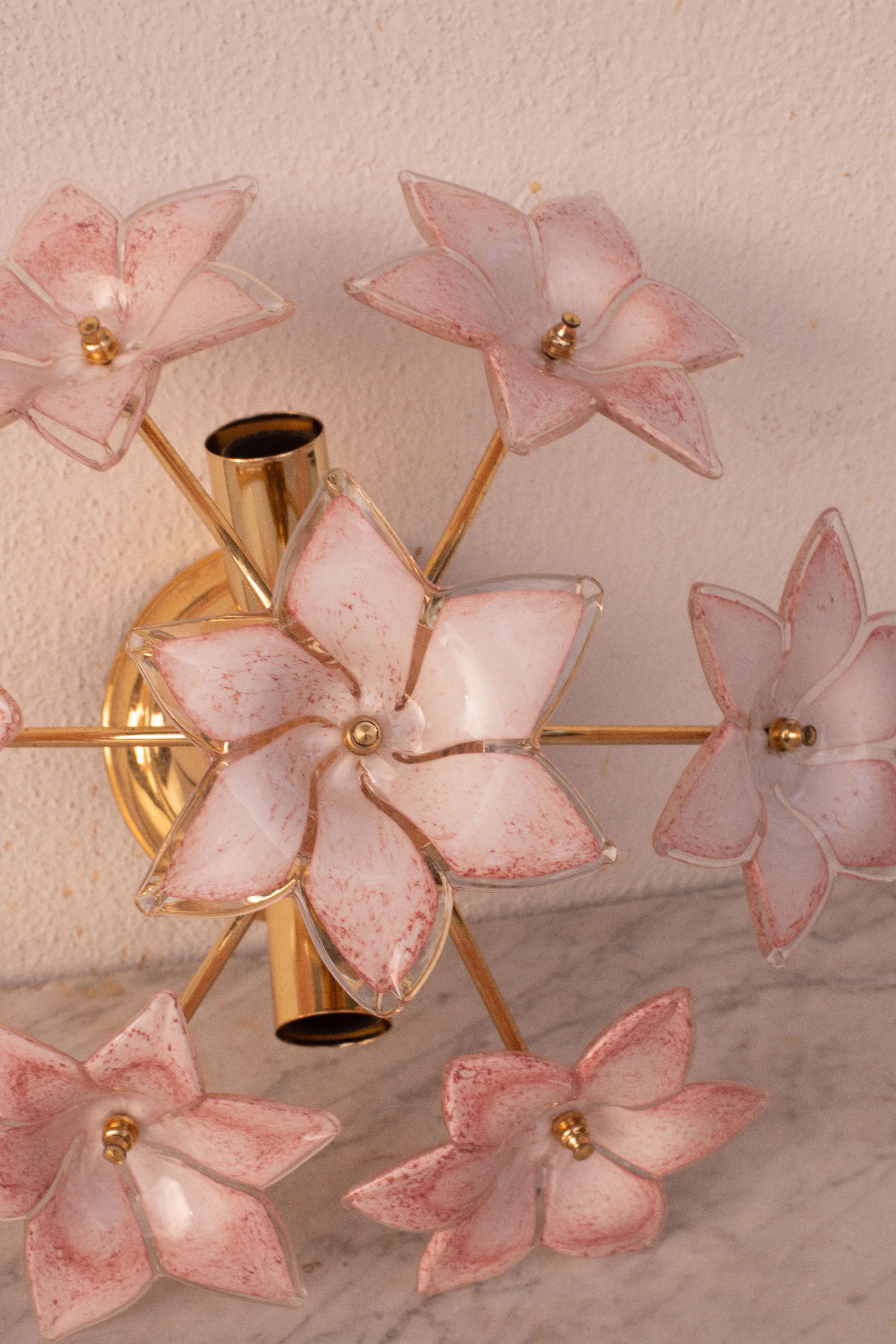 Preciosa lámpara de techo vintage de Murano Flores rosas, años 70 en venta 3