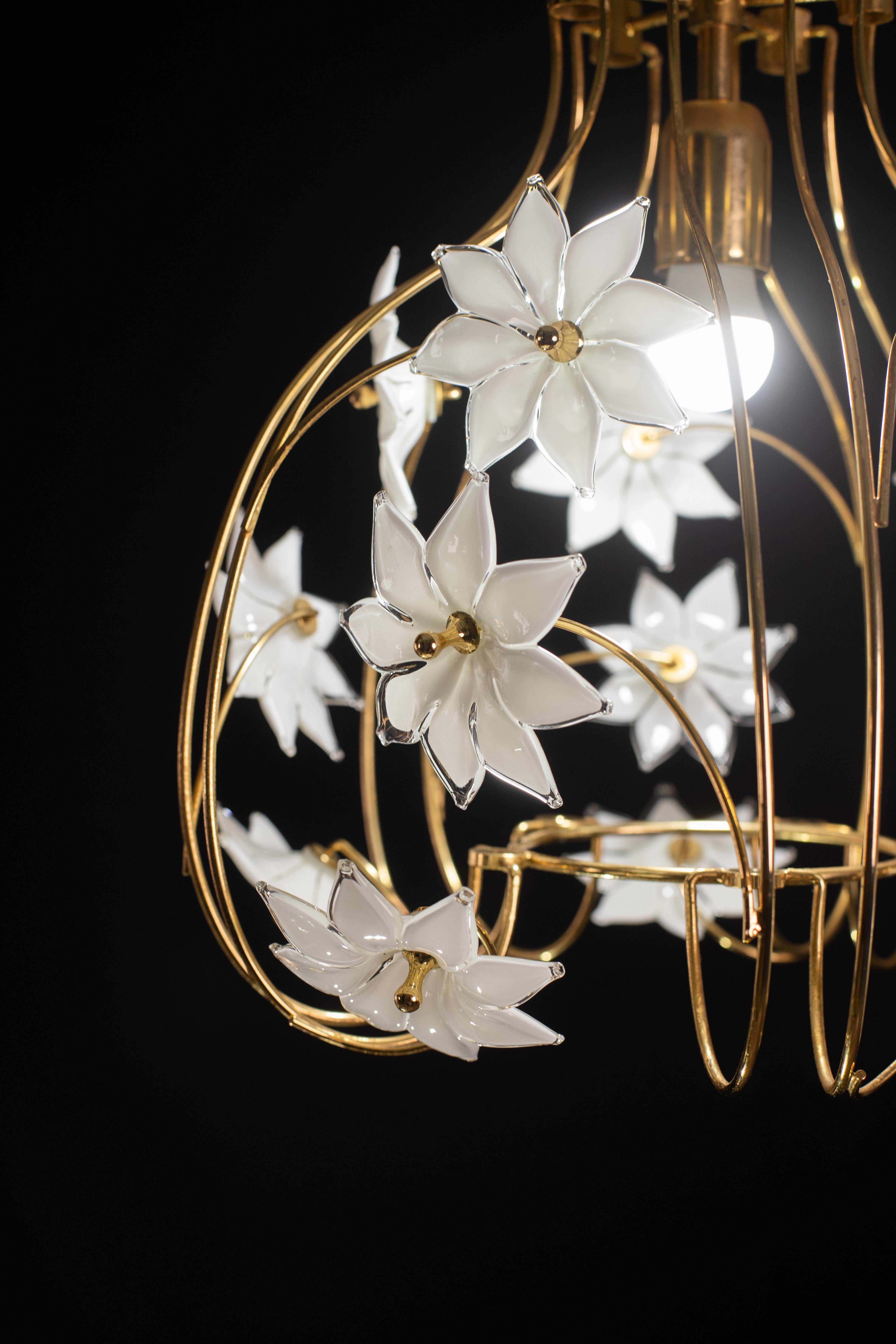 Late 20th Century Lovely Murano Vintage Chandelier White Flowers, 1970 For Sale