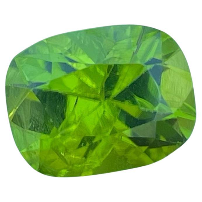 natürlicher Apfelgrüner Peridot Edelstein 4,0 Karat Pakistanischer Peridot Edelstein