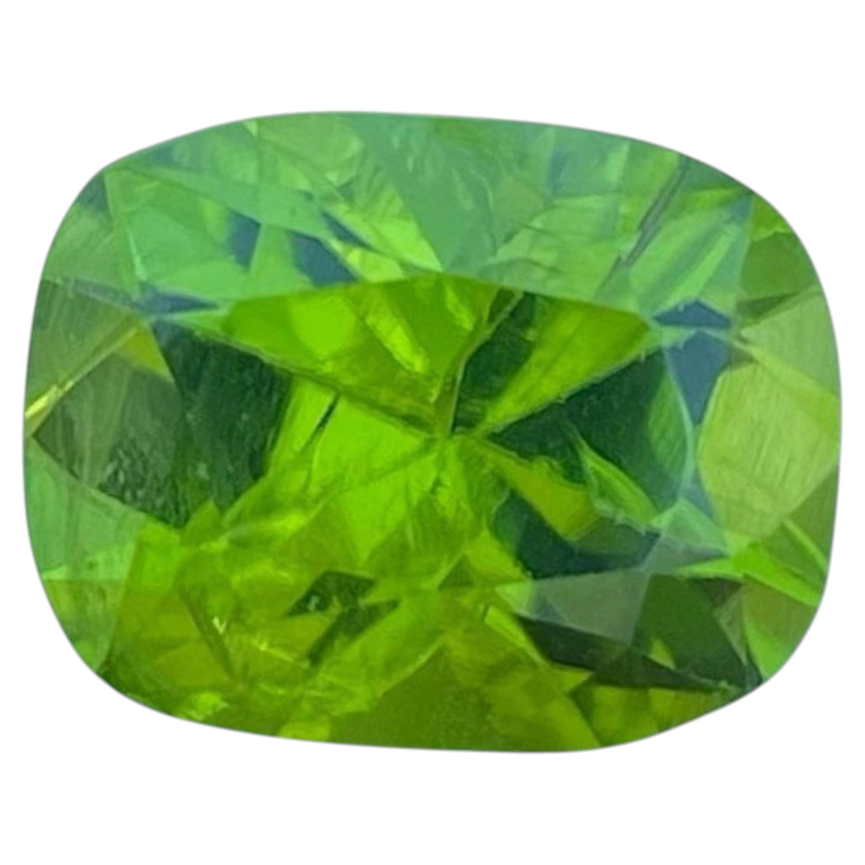 Lovely Natural Apple Green Peridot Gemstone 4.0 Carats Pakistani Peridot Gem