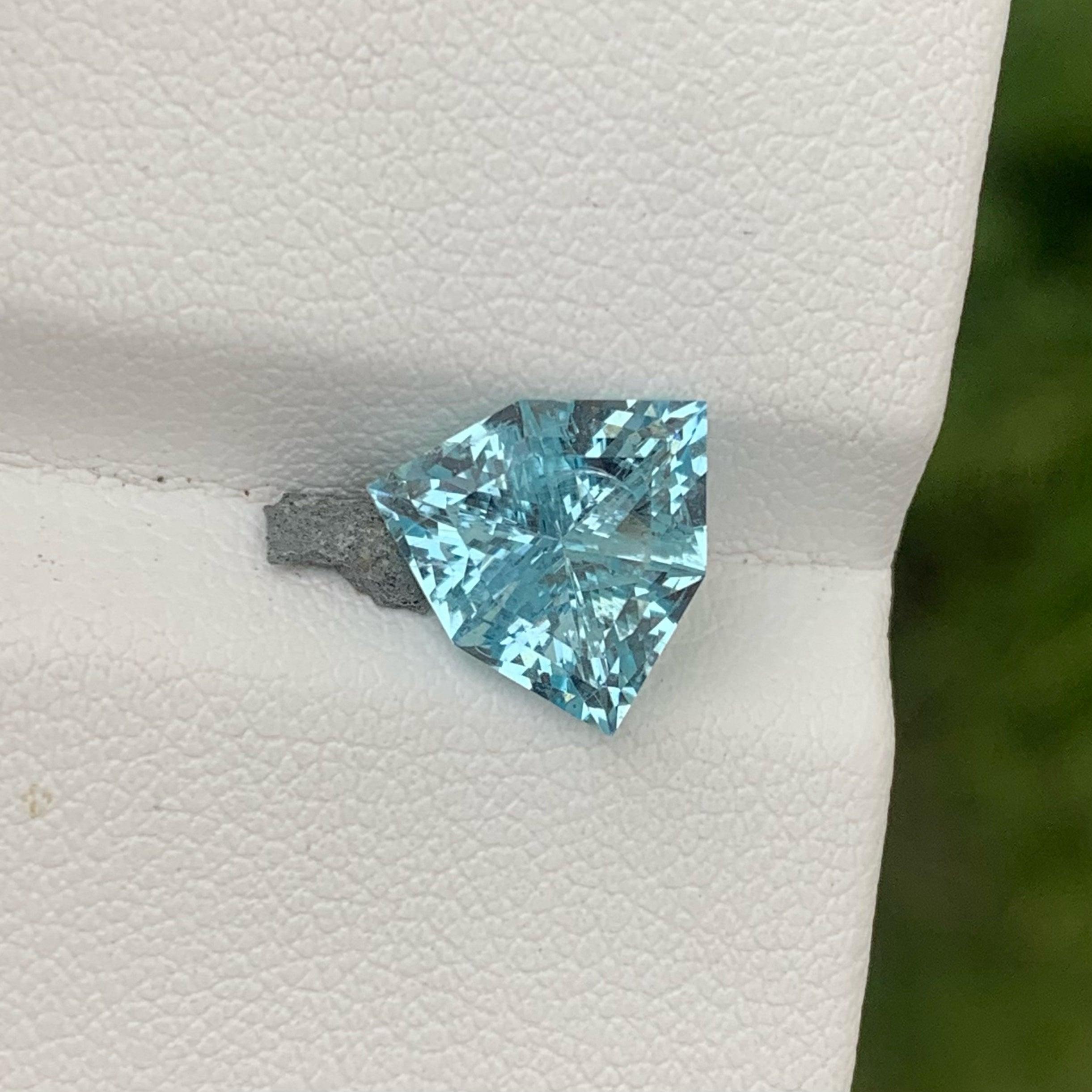 Lovely Natural Aquamarine Cut Stone, available for sale at wholesale price natural high quality, 2.50 carats, SI Clarity Certified  Aquamarine from Madagascar.

Product Information:
GEMSTONE NAME: Lovely Natural Aquamarine Cut Stone
WEIGHT: 2.50