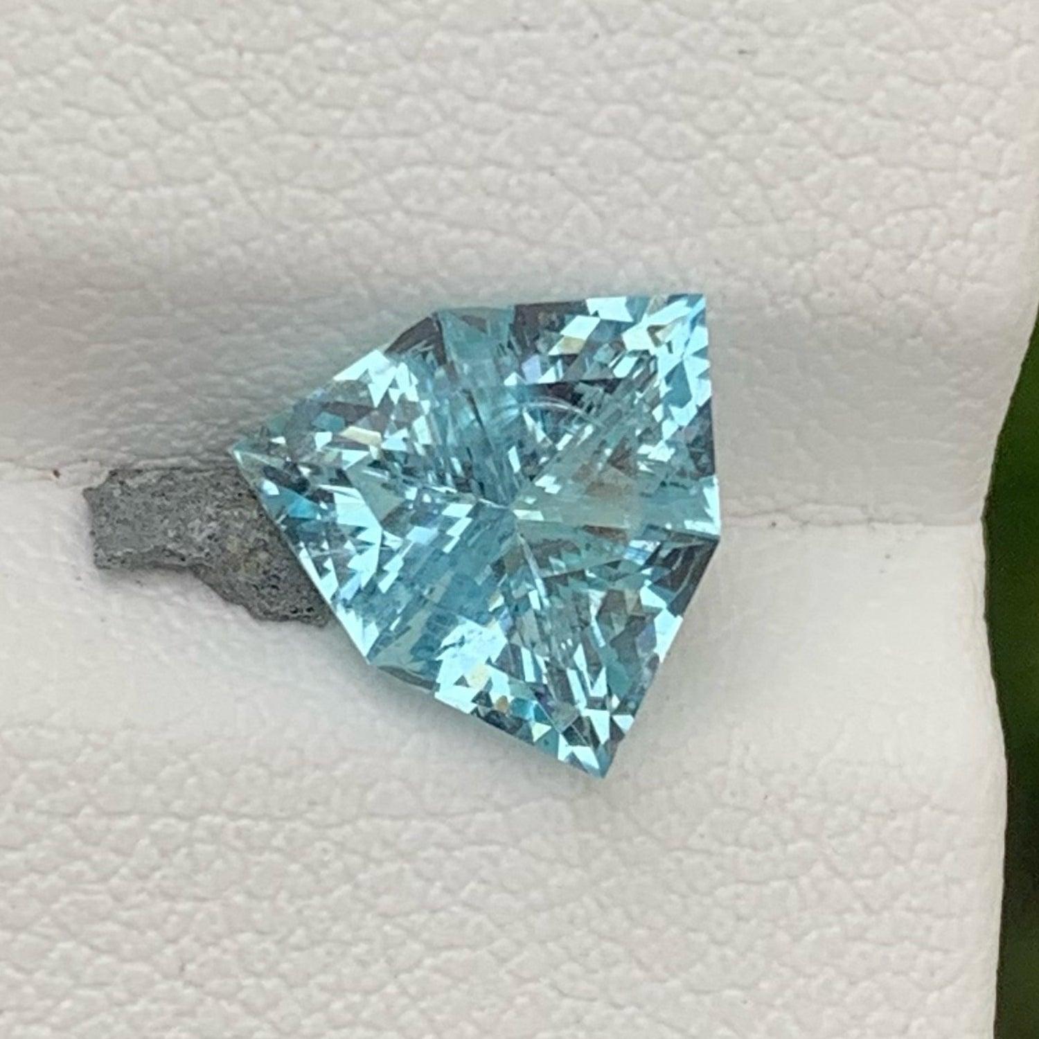 Lovely Natural Aquamarine Cut Stone 2.50 Cts Madagascar Aquamarine for Jewelry In New Condition In Bangkok, TH