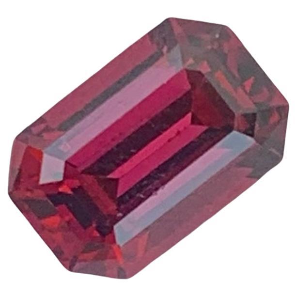 Lovely Natural Loose Garnet Gemstone 1.55 Carats For Sale