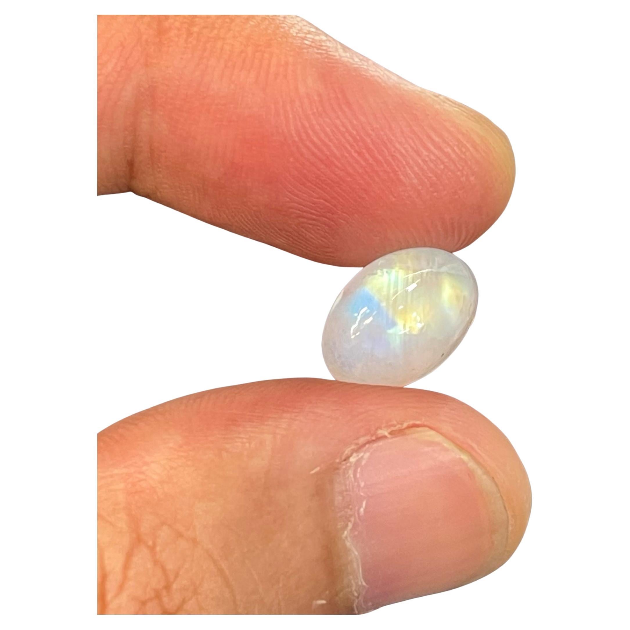 Lovely Natural Loose Moonstone Gem 6.60 Carats Indian Gemstone for Rings For Sale