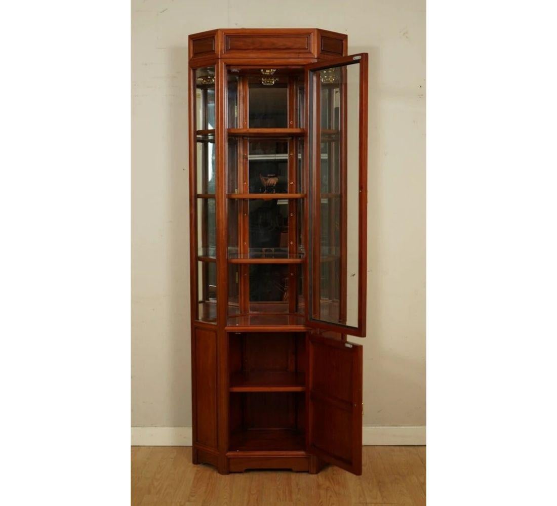 Hand-Crafted Lovely Oriental Chinese Longevity Corner Display Cabinet with Light