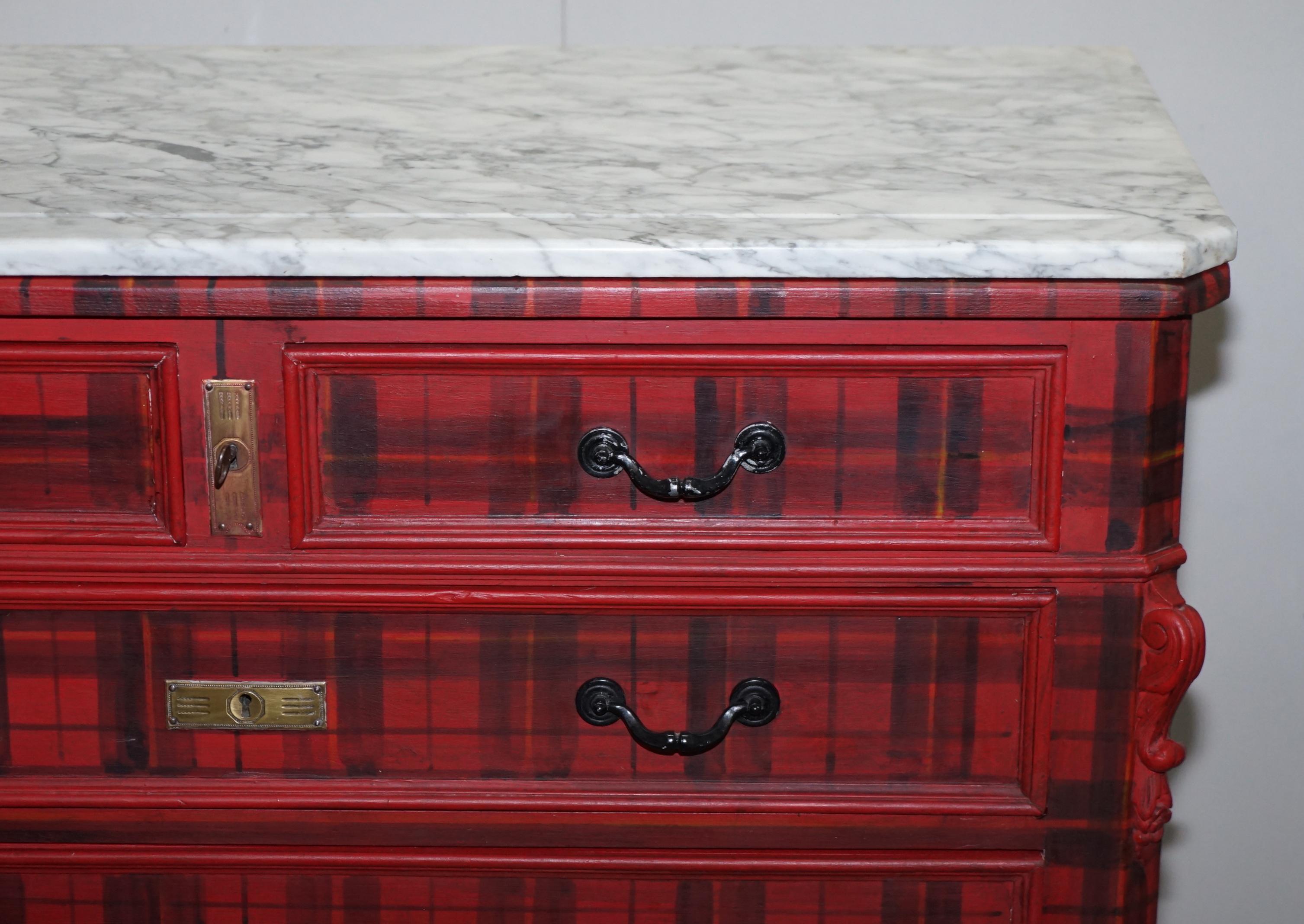 Lovely Original Victorian Chest of Drawers with Scottish Tartan Wrap, Marble Top For Sale 4