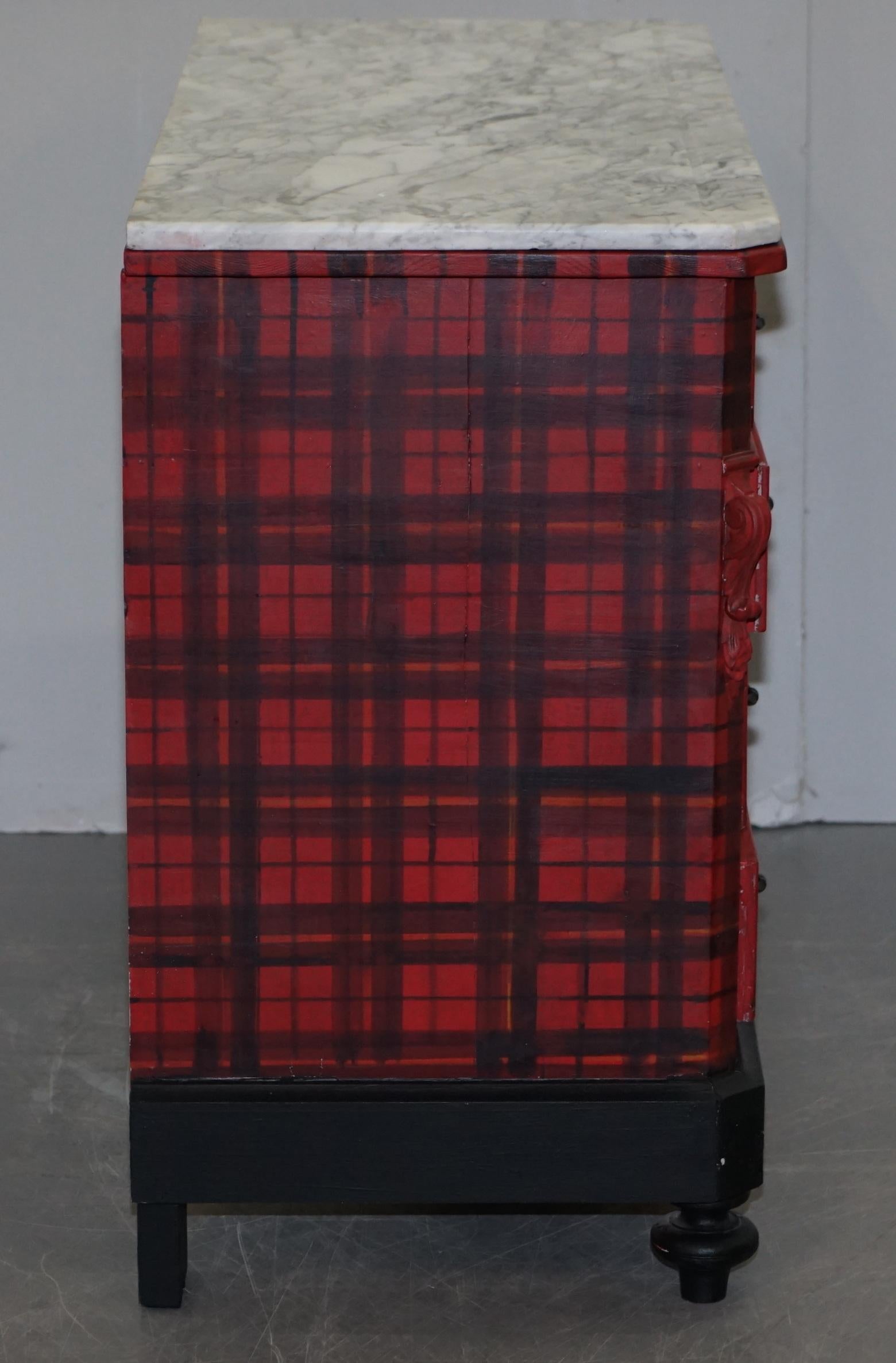 Lovely Original Victorian Chest of Drawers with Scottish Tartan Wrap, Marble Top For Sale 9