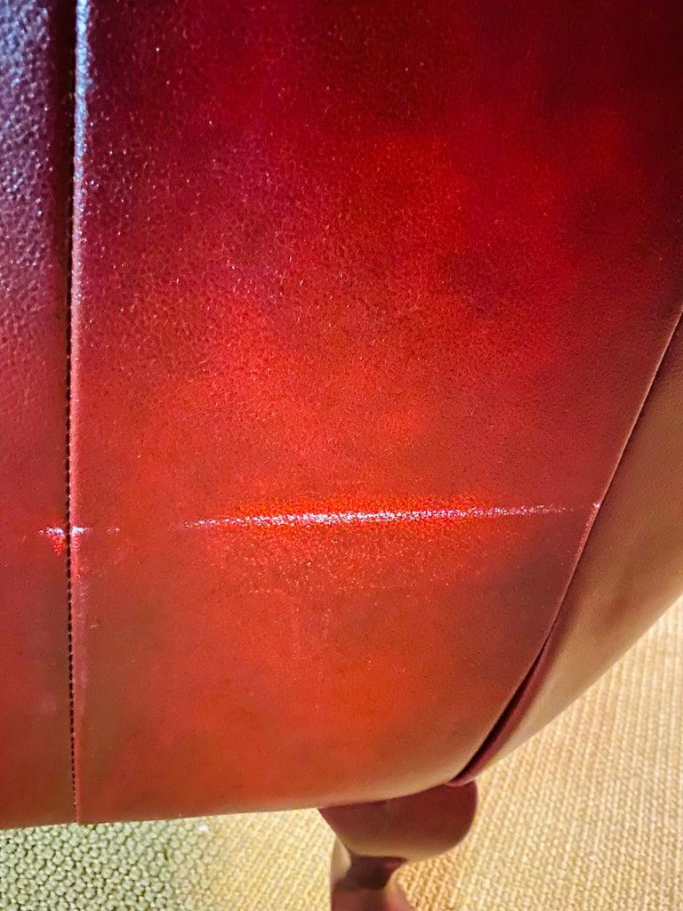 Lovely original vintage Chesterfield Red Leather Chaise Lounge Daybed Sofa For Sale 9