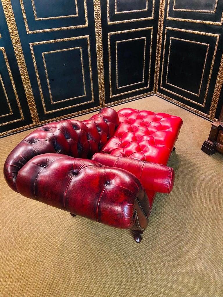 Lovely original vintage Chesterfield Red Leather Chaise Lounge Daybed Sofa For Sale 1