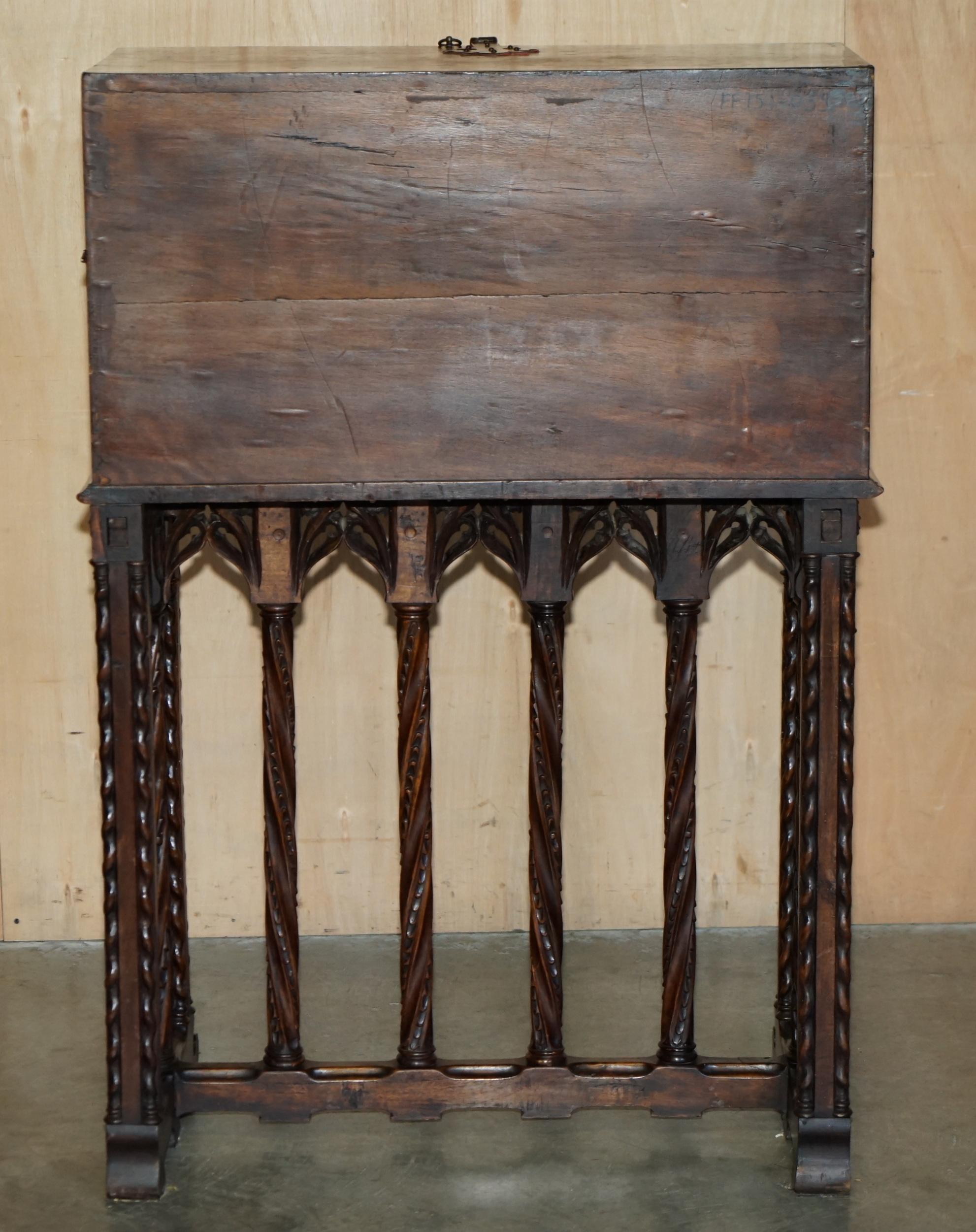 precioso armario espanol del siglo xviii tallado en madera con almacenaje oculto en venta 3