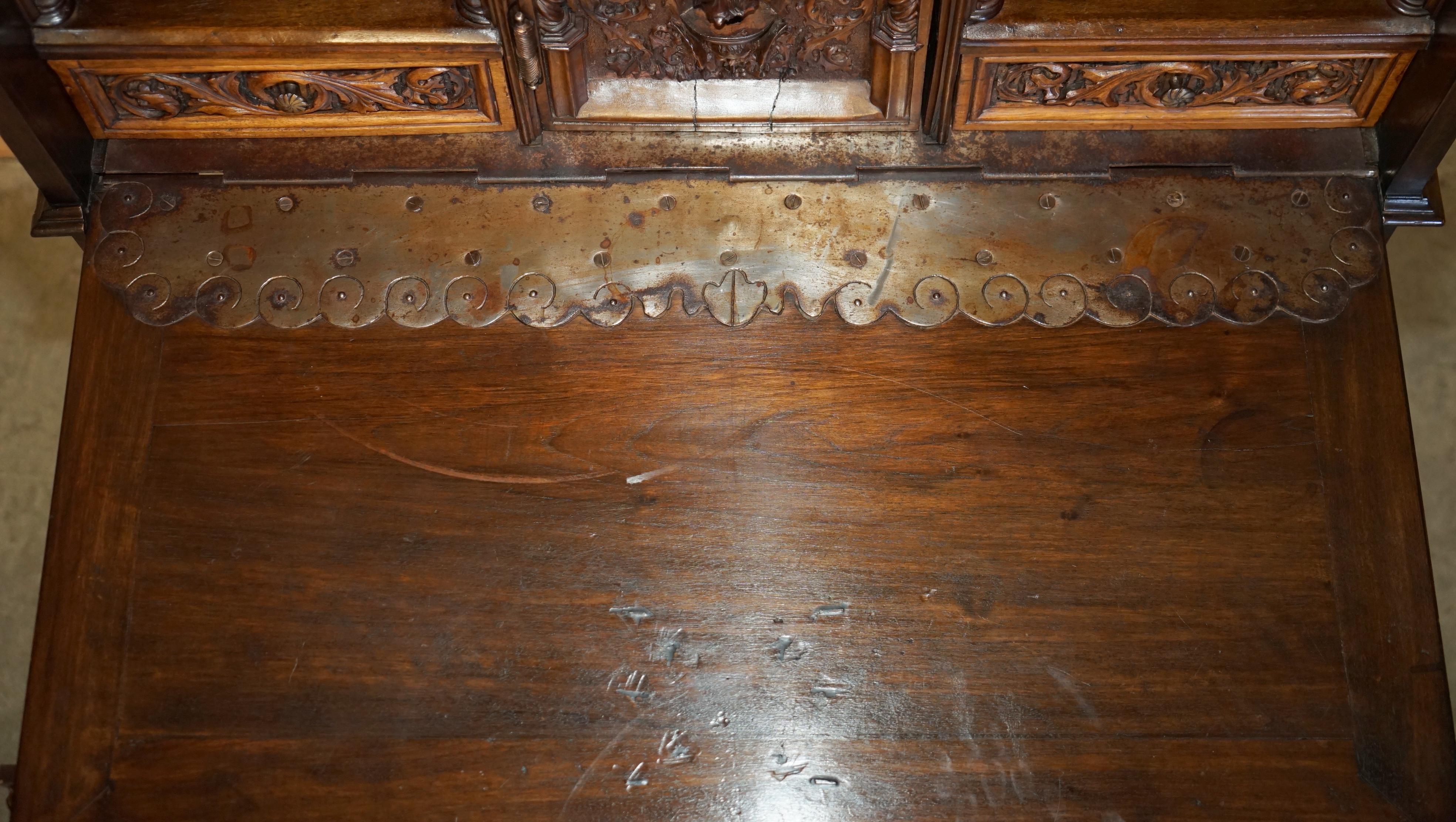 precioso armario espanol del siglo xviii tallado en madera con almacenaje oculto en venta 10