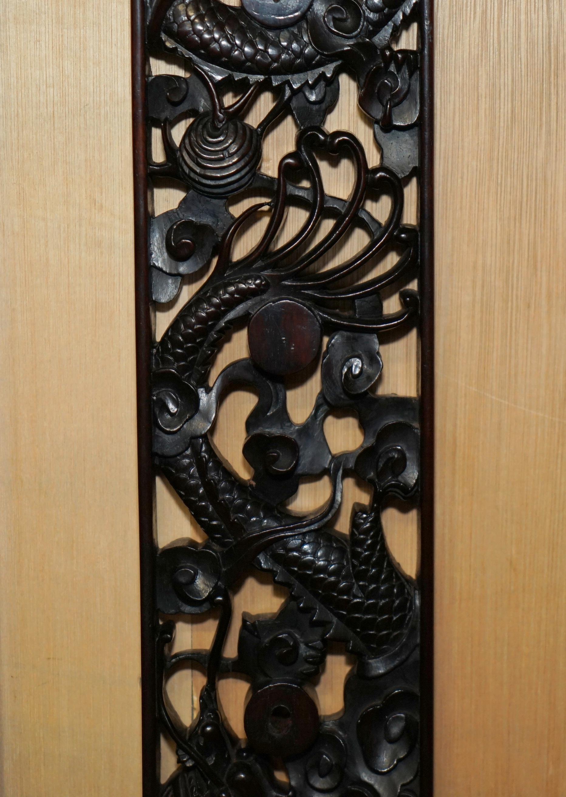 Magnifique miroir mural en forme de dragon chinois sculpté avec plaque d'origine. en vente 3