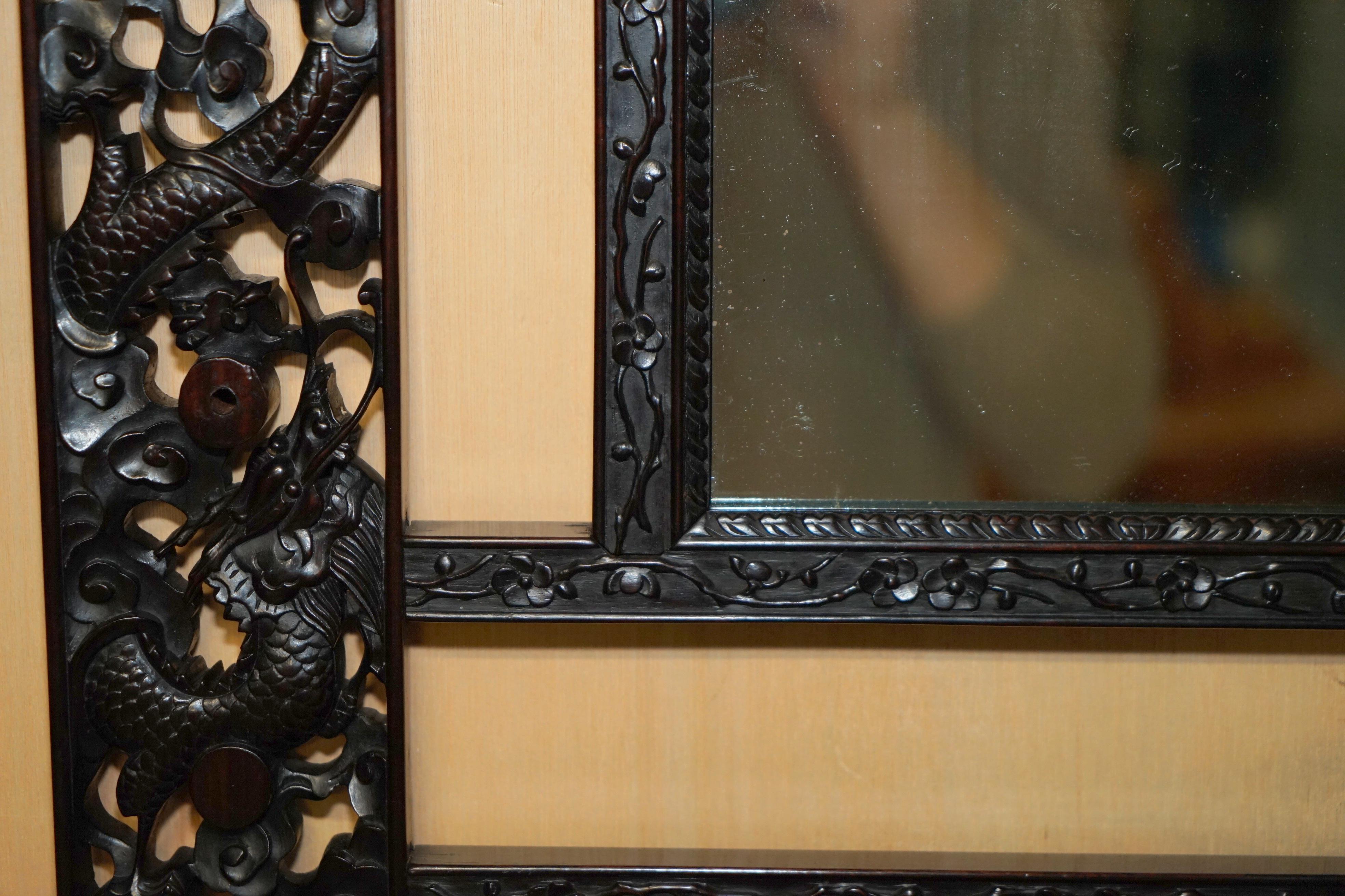 Magnifique miroir mural en forme de dragon chinois sculpté avec plaque d'origine. en vente 7