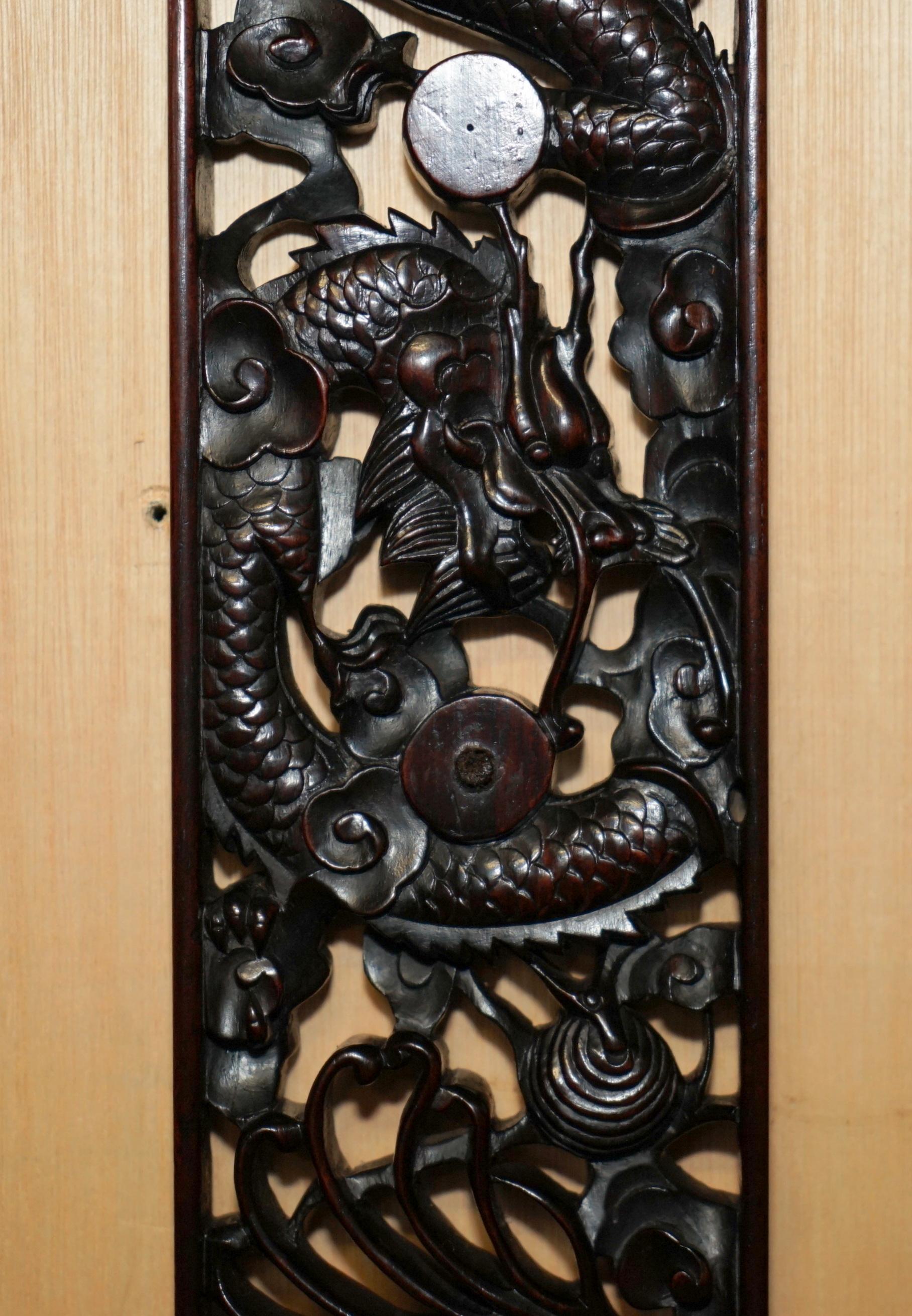 Fait main Magnifique miroir mural en forme de dragon chinois sculpté avec plaque d'origine. en vente
