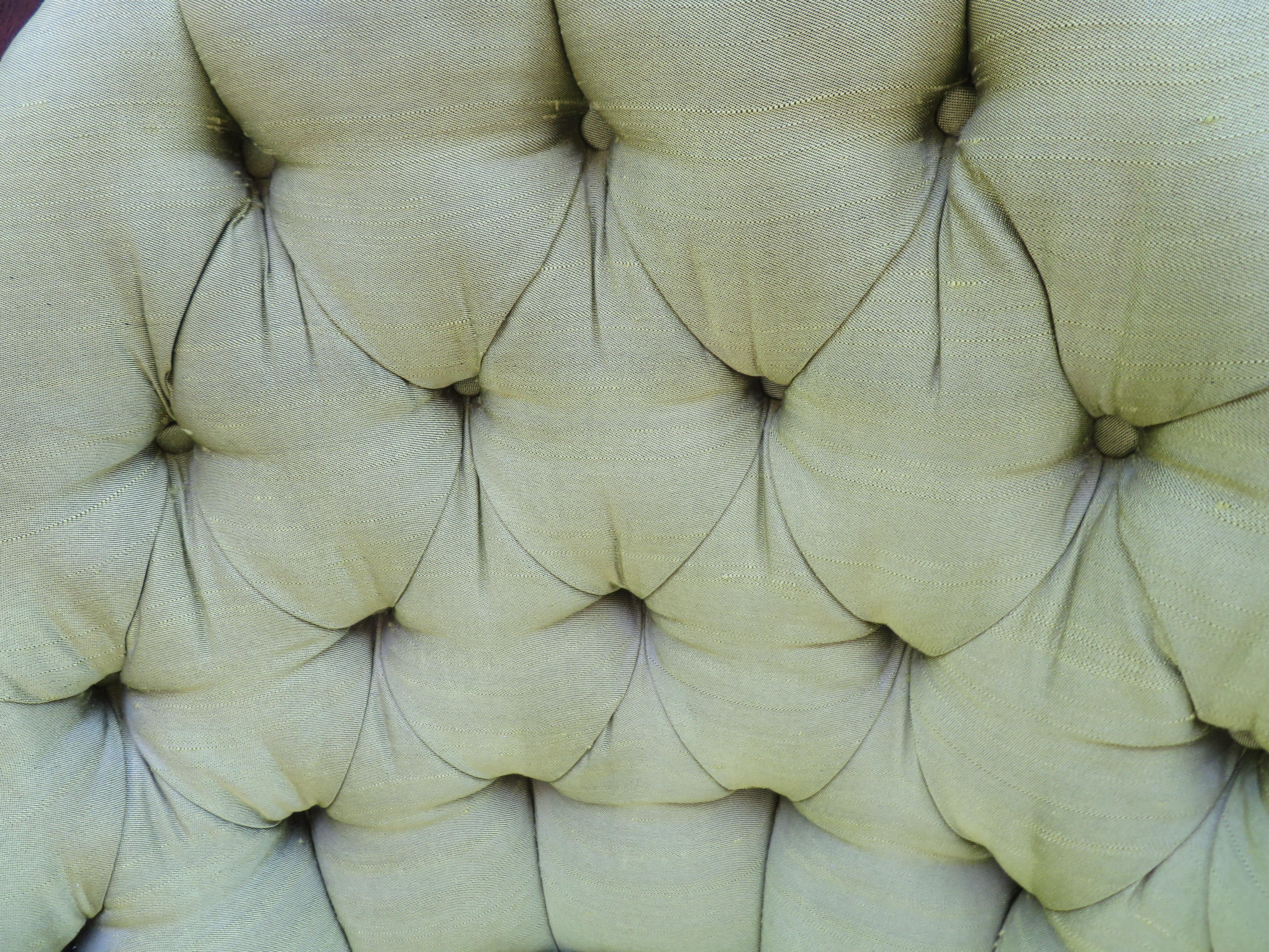 Jolie paire de chaises classiques à dossier cuillère des années 60, mi-siècle moderne en vente 9