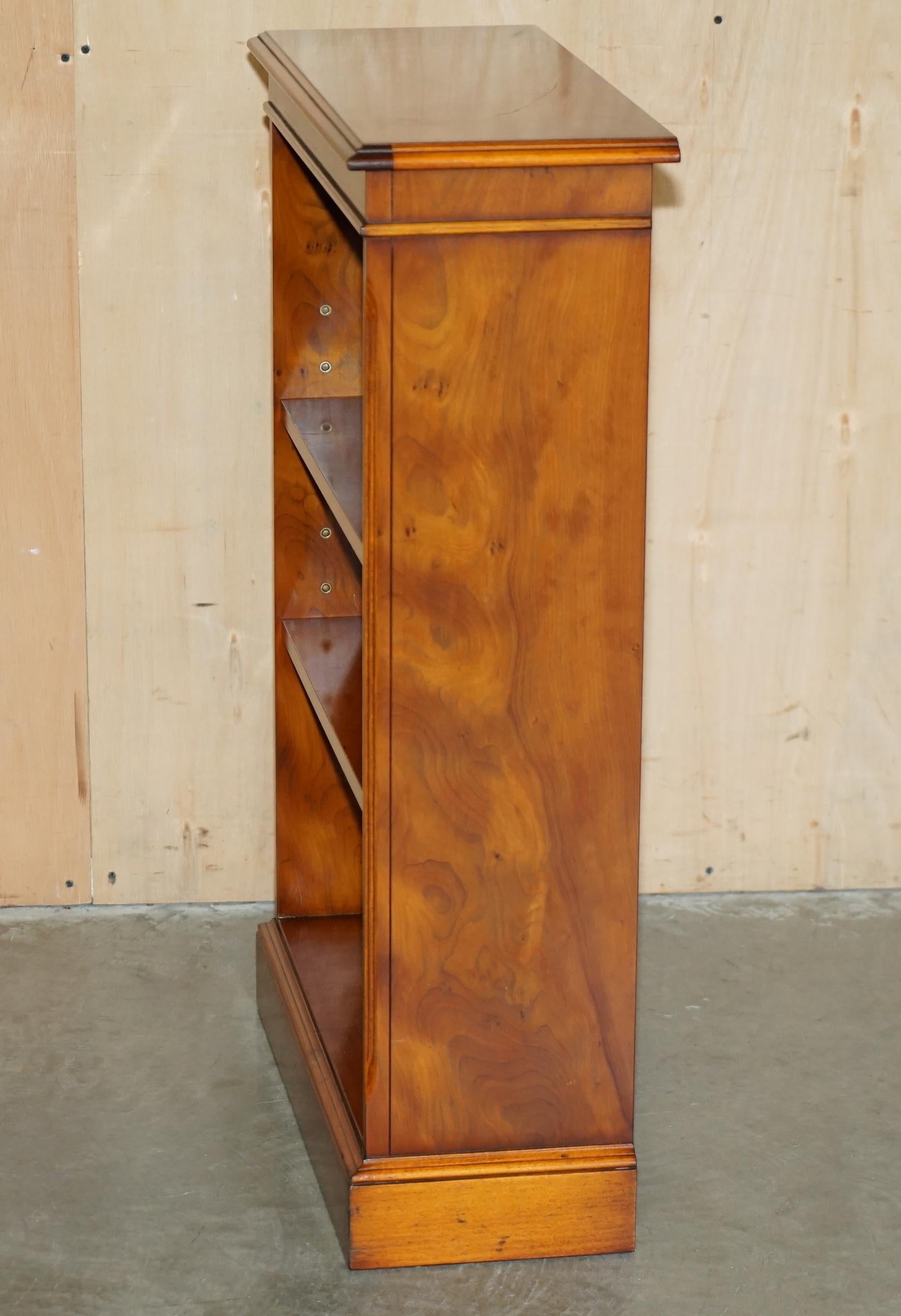 Bellissima coppia BEVAN FUNNELL INGHILTERRA LEGNO DURO FIAMMATO LIBRERIE APERTE in vendita 7