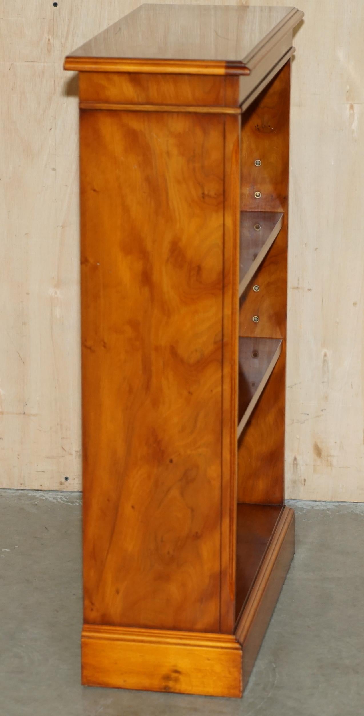 Bellissima coppia BEVAN FUNNELL INGHILTERRA LEGNO DURO FIAMMATO LIBRERIE APERTE in vendita 12