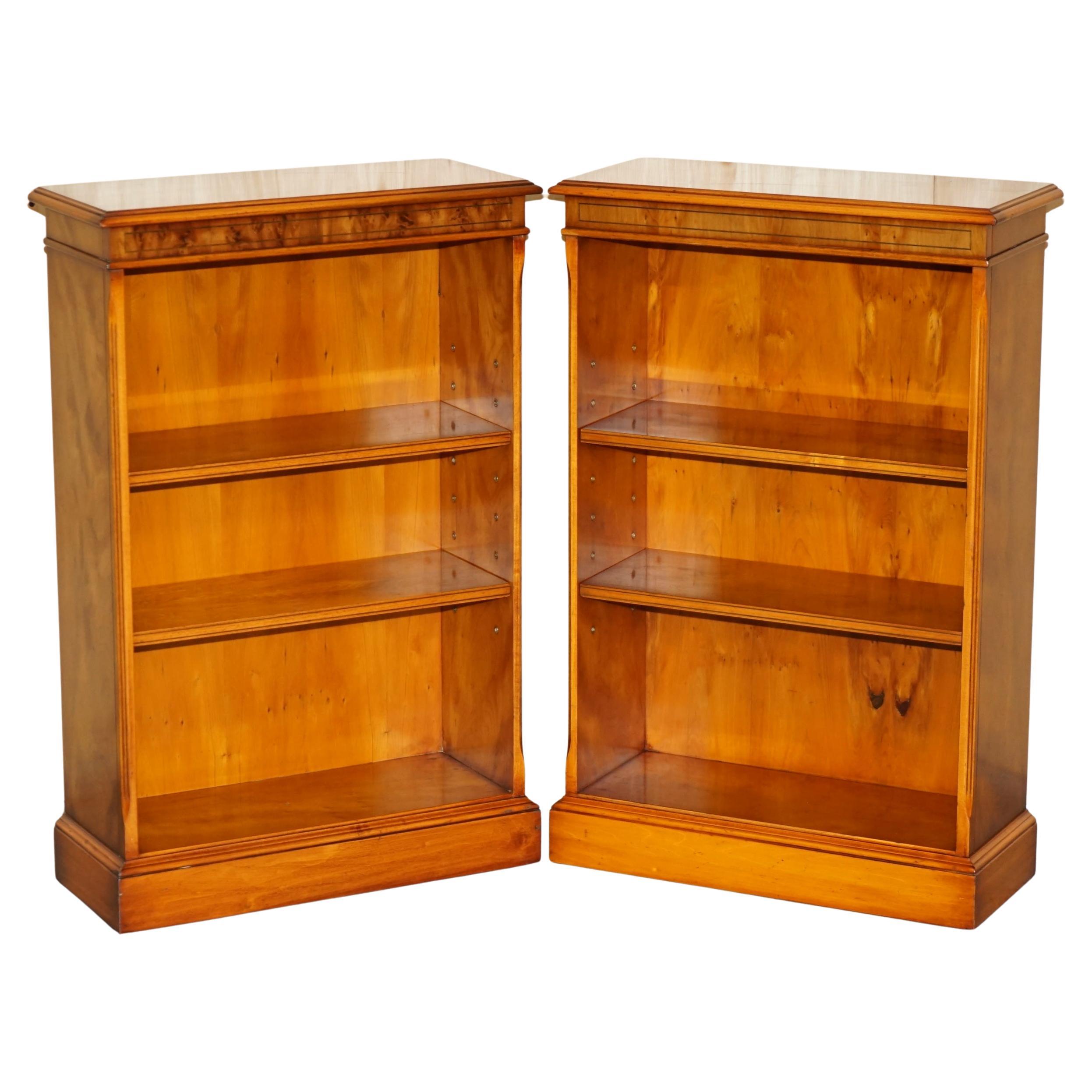 Bellissima coppia BEVAN FUNNELL INGHILTERRA LEGNO DURO FIAMMATO LIBRERIE APERTE in vendita