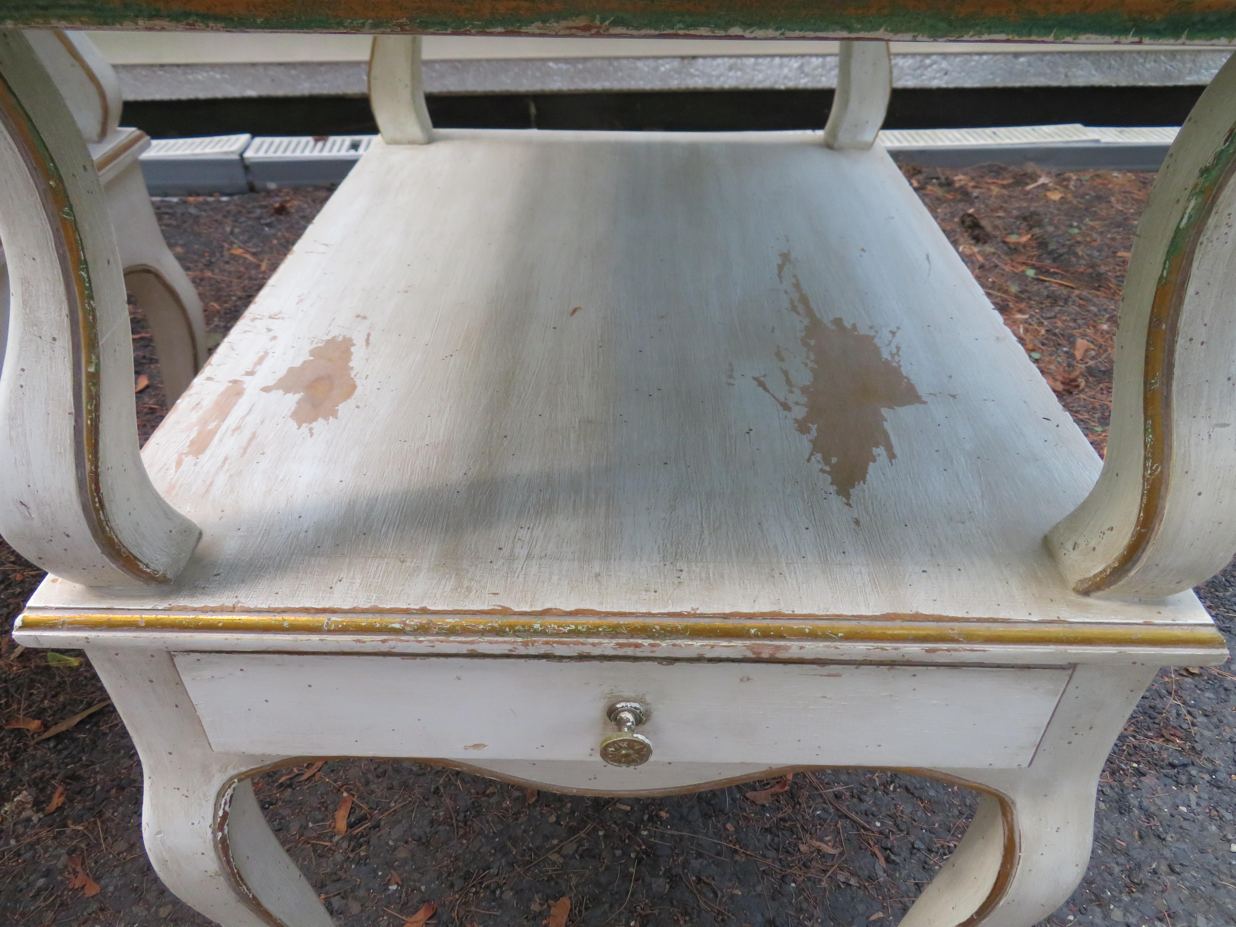 Lovely Pair of Dorothy Draper Style Marble-Top Nightstands Hollywood Regency In Good Condition For Sale In Pemberton, NJ