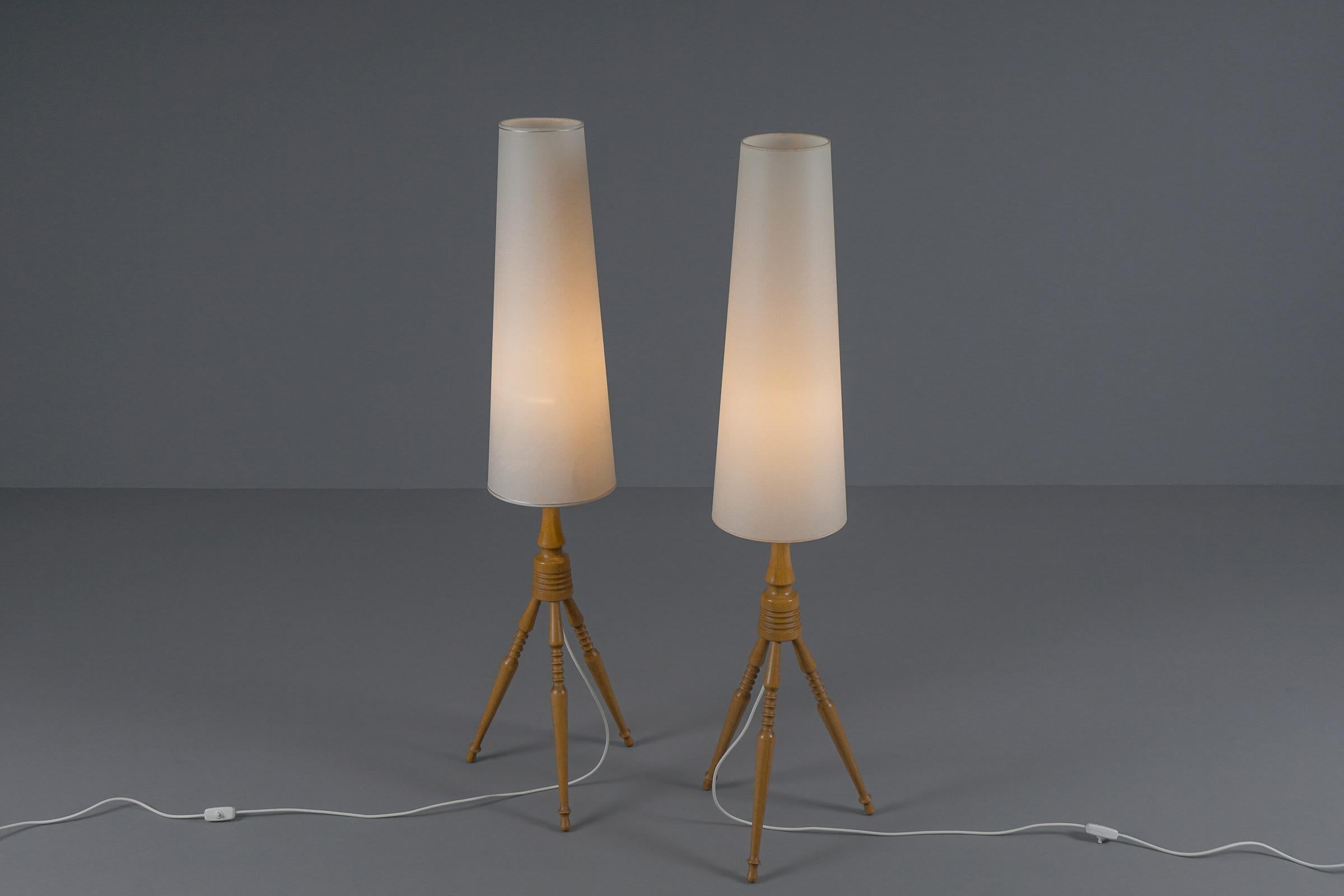 Lovely Pair Mid-Century Modern Floor Lamps in Wood, 1960s, France For Sale 1