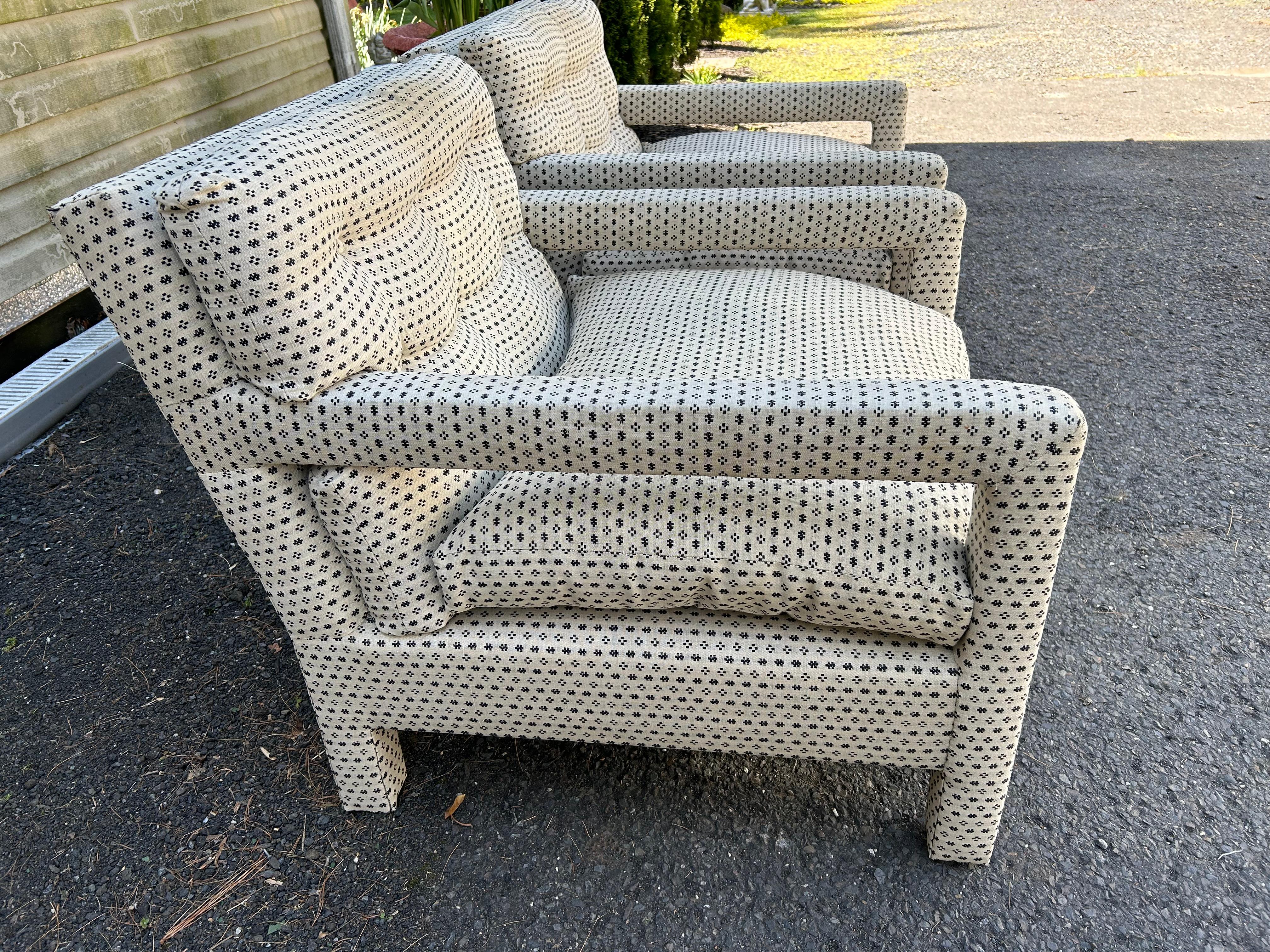 Lovely Pair Milo Baughman Parson Upholstered Lounge Chairs Mid-Century Modern In Good Condition For Sale In Pemberton, NJ