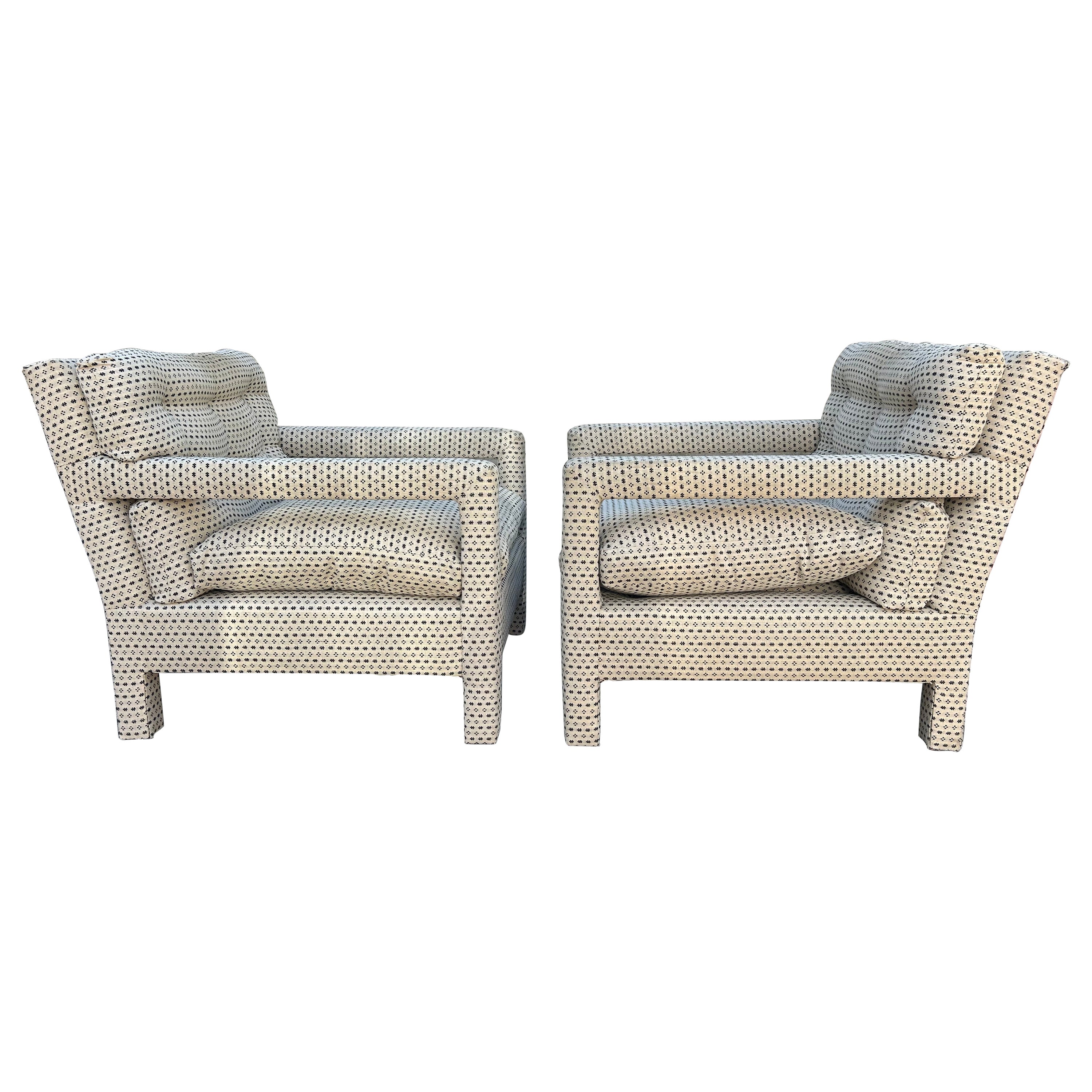 Jolie paire de fauteuils de salon tapissés Milo Baughman Parson mi-siècle moderne