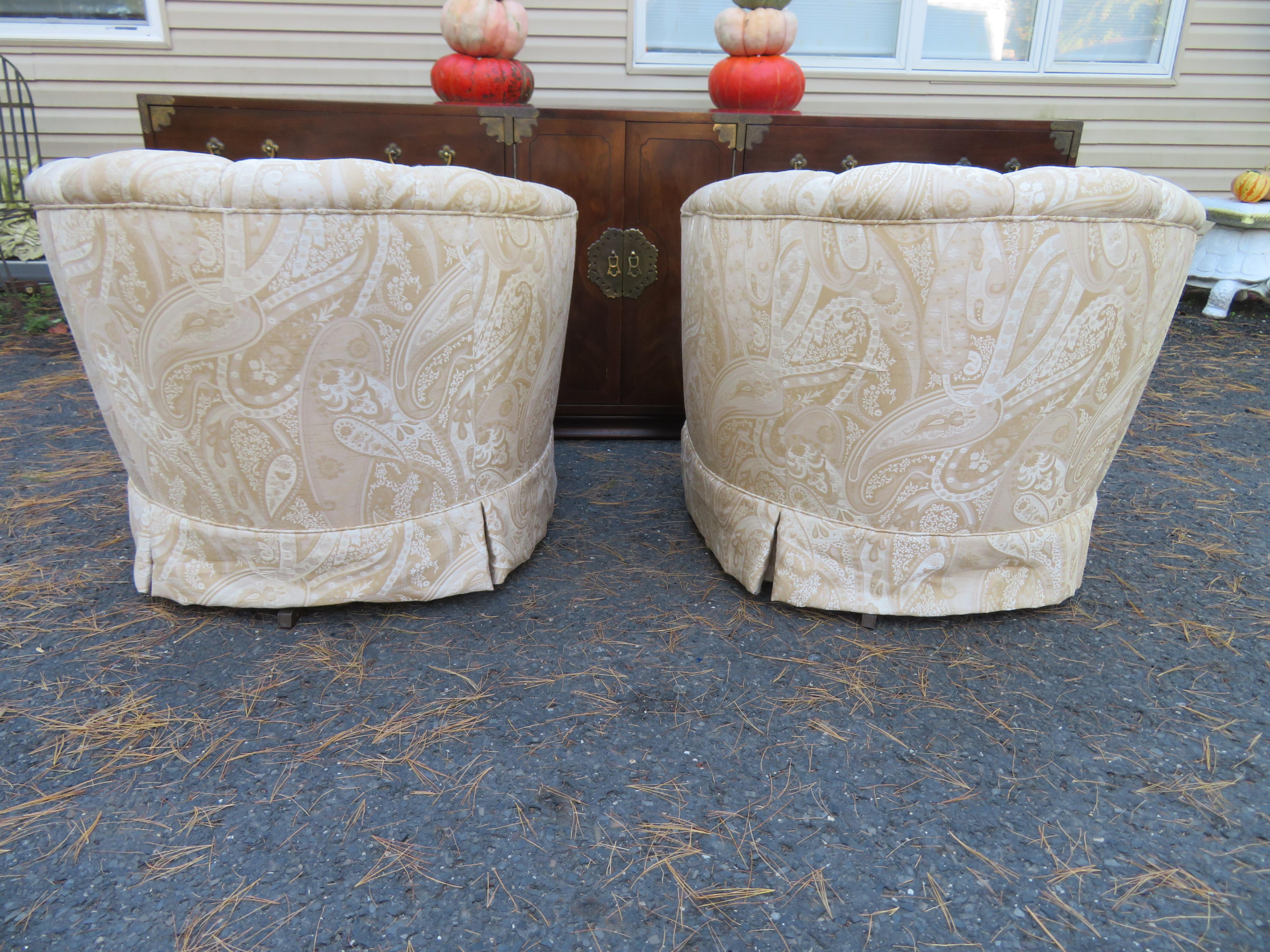 American Lovely Pair Milo Baughman style Barrel Back Swivel Rocker Chairs Mid-Century For Sale