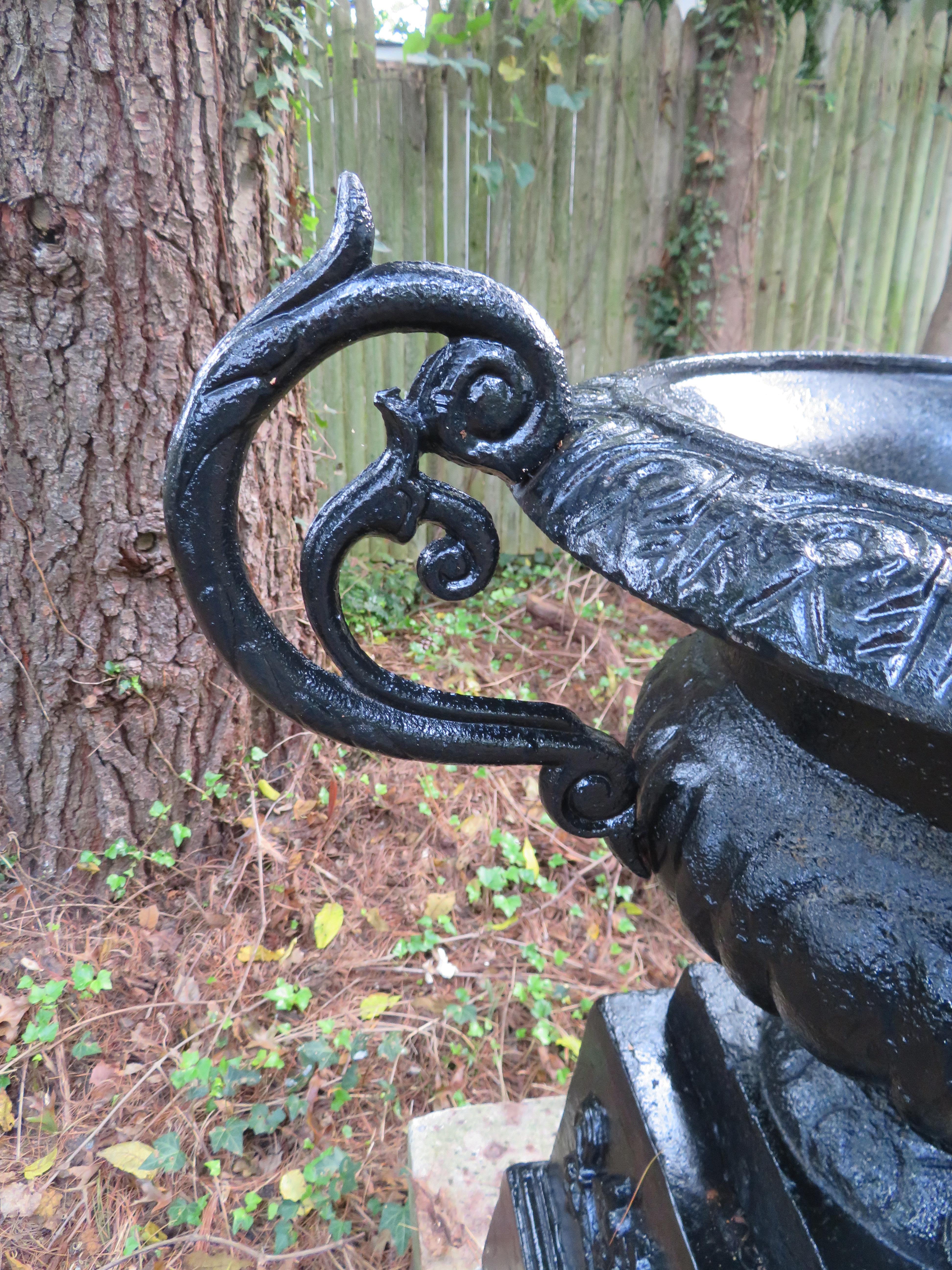 Lovely Pair of 20th Century Cast-Iron Vintage Victorian Style Urns In Good Condition In Pemberton, NJ