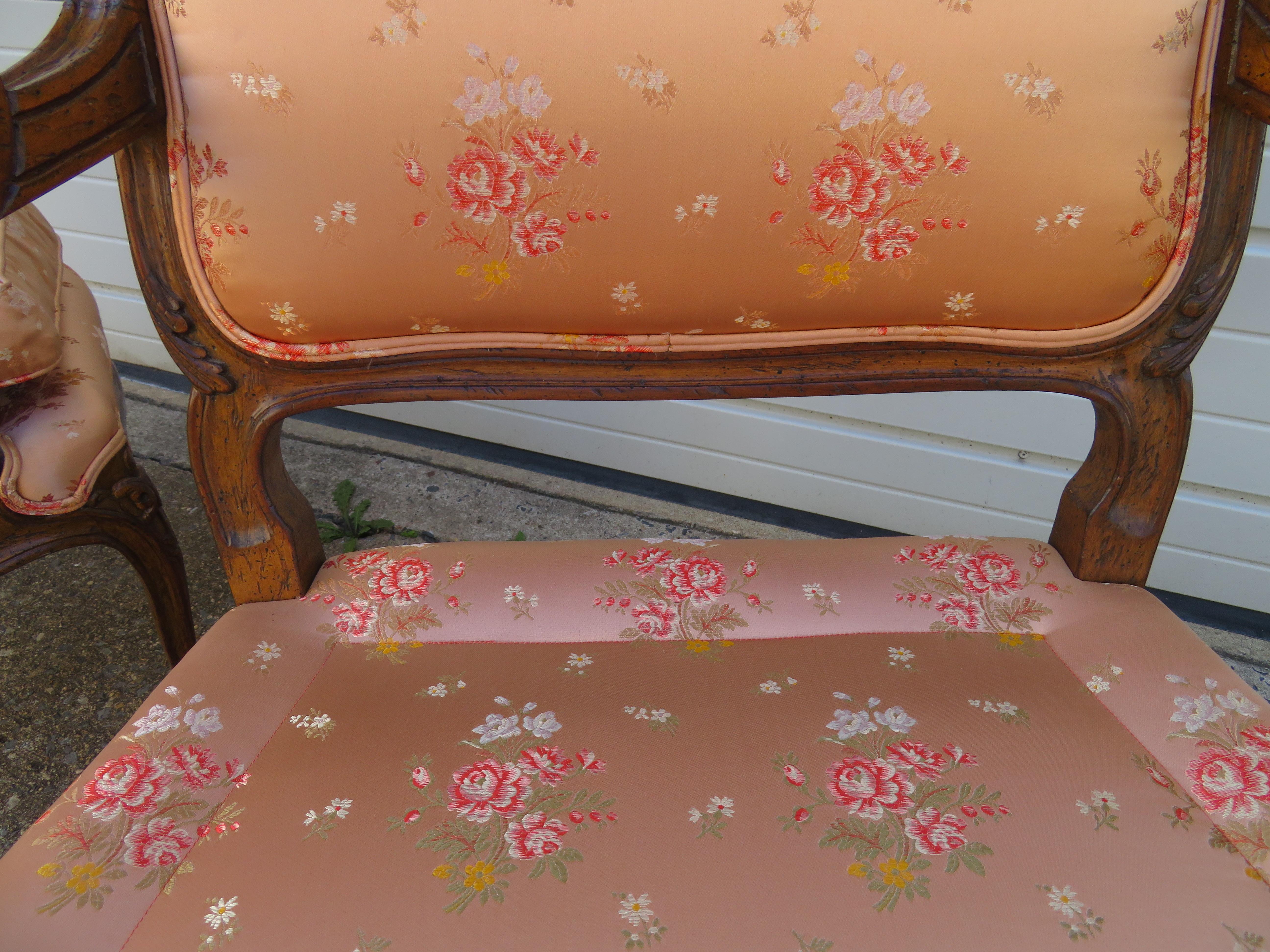Lovely Pair of 20th Century French Louis XV Bergère Chairs For Sale 1