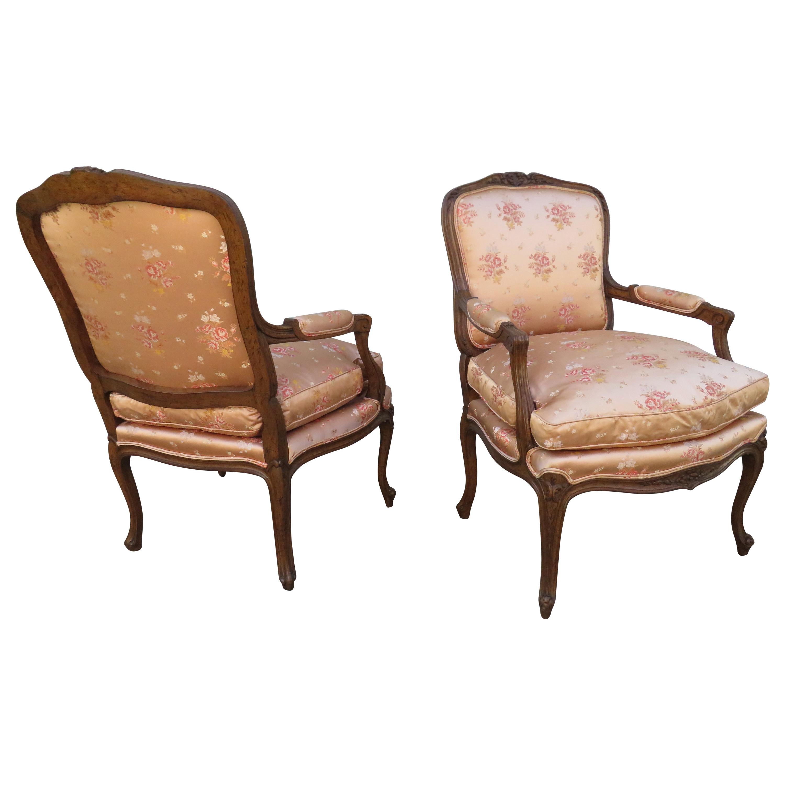 Lovely Pair of 20th Century French Louis XV Bergère Chairs For Sale