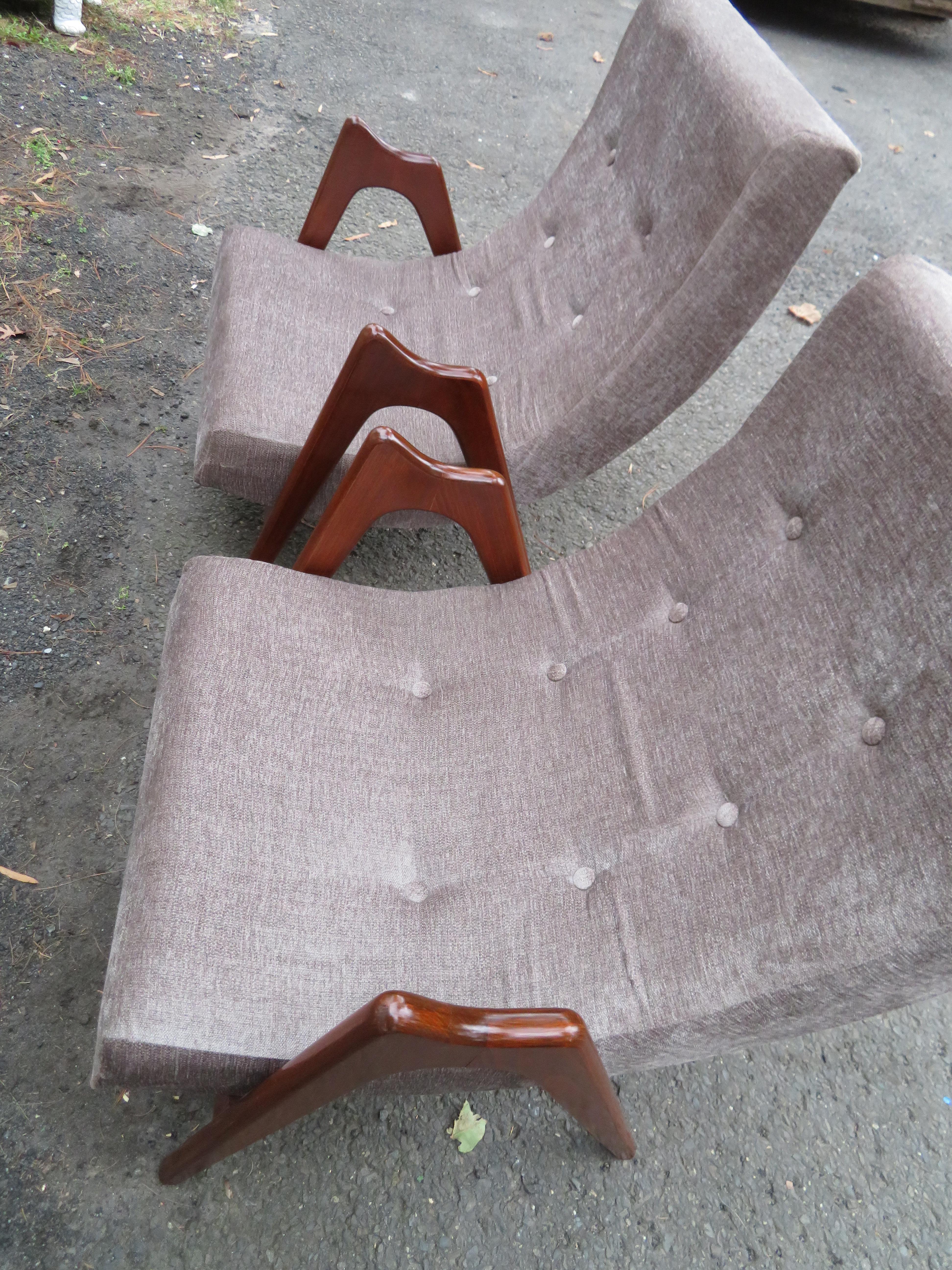 Lovely Pair of Adrian Pearsall Sculptural Walnut Scoop Chairs 5