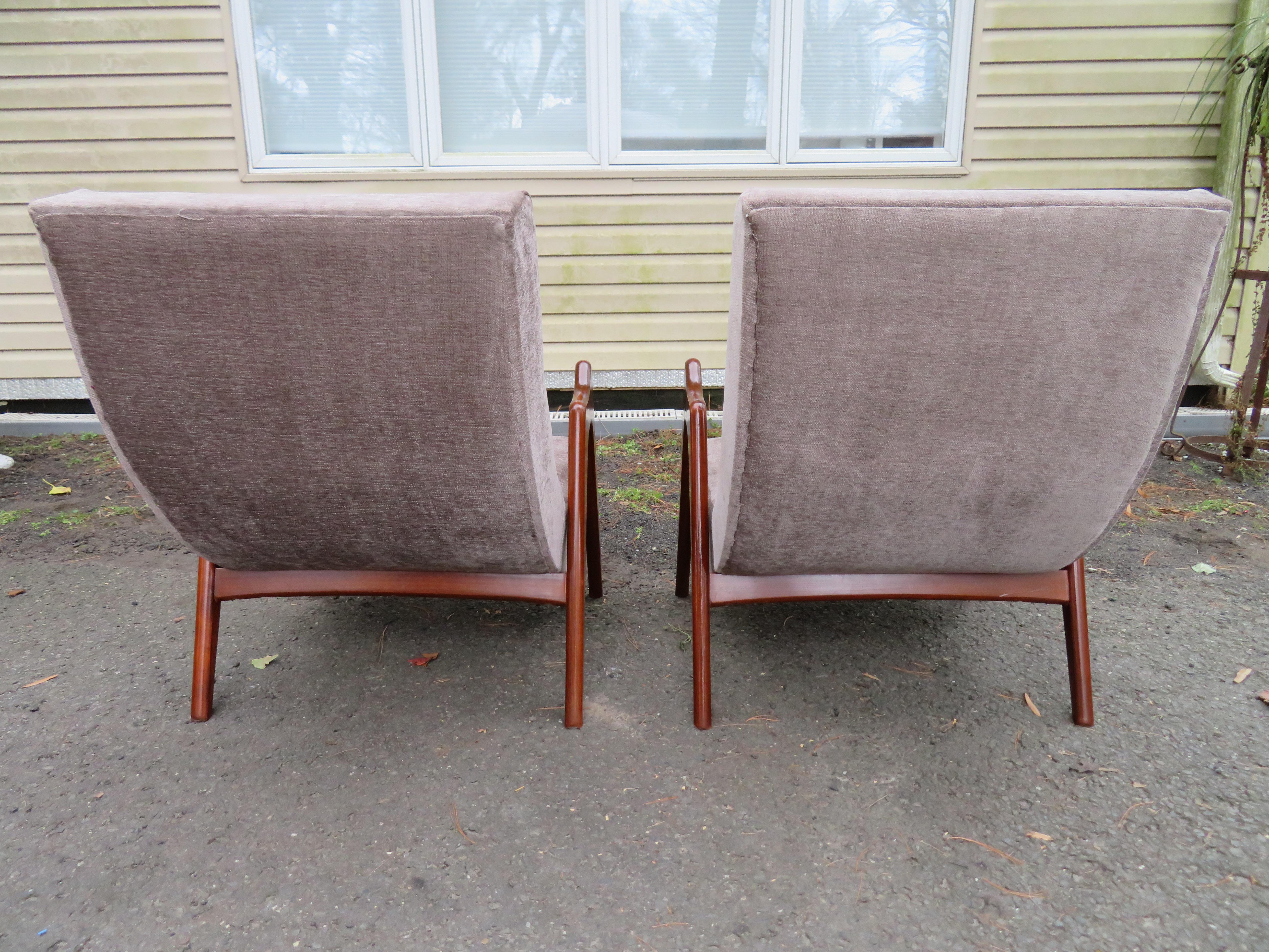 Lovely Pair of Adrian Pearsall Sculptural Walnut Scoop Chairs In Good Condition In Pemberton, NJ
