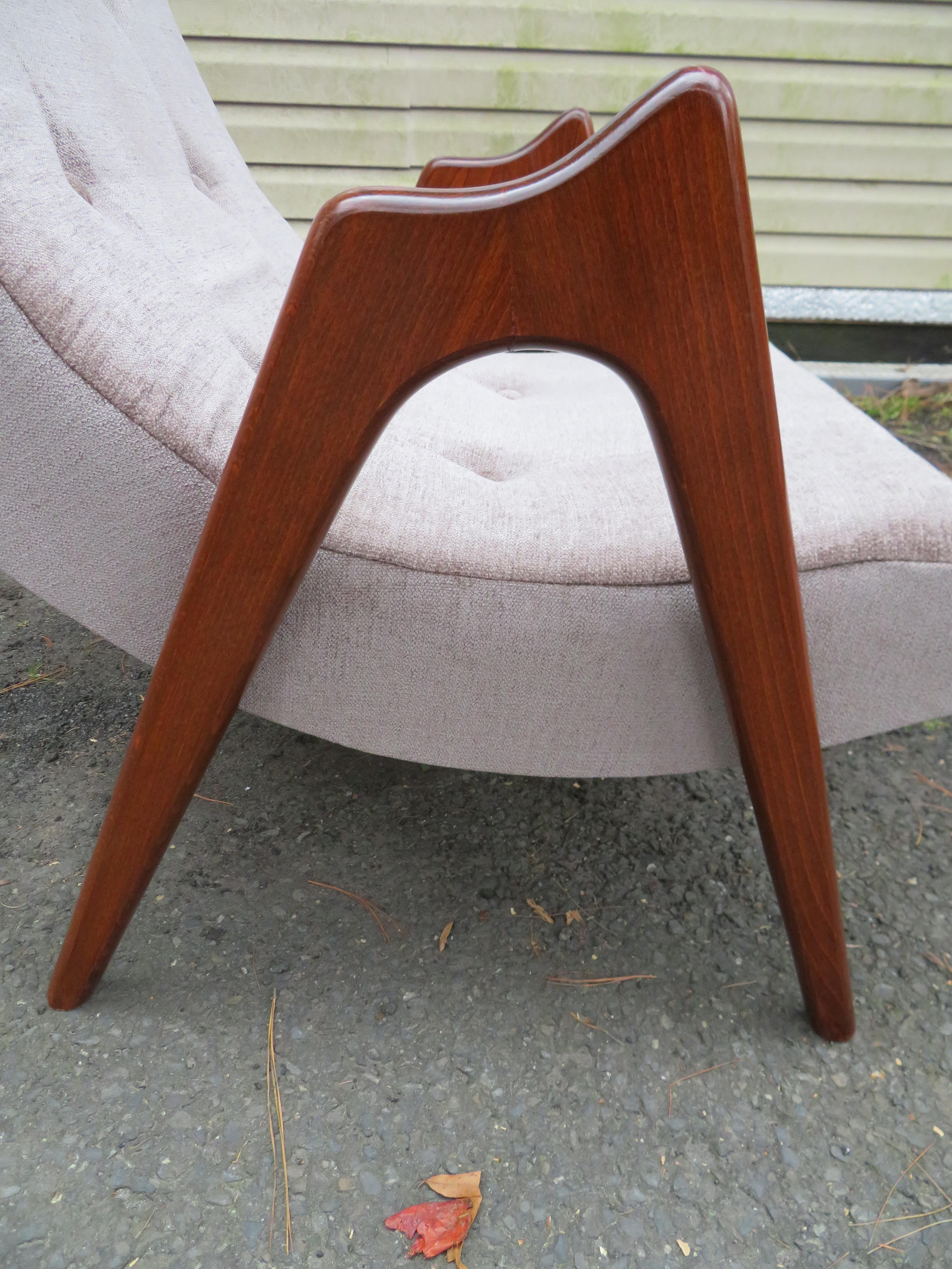 Lovely Pair of Adrian Pearsall Sculptural Walnut Scoop Chairs 1
