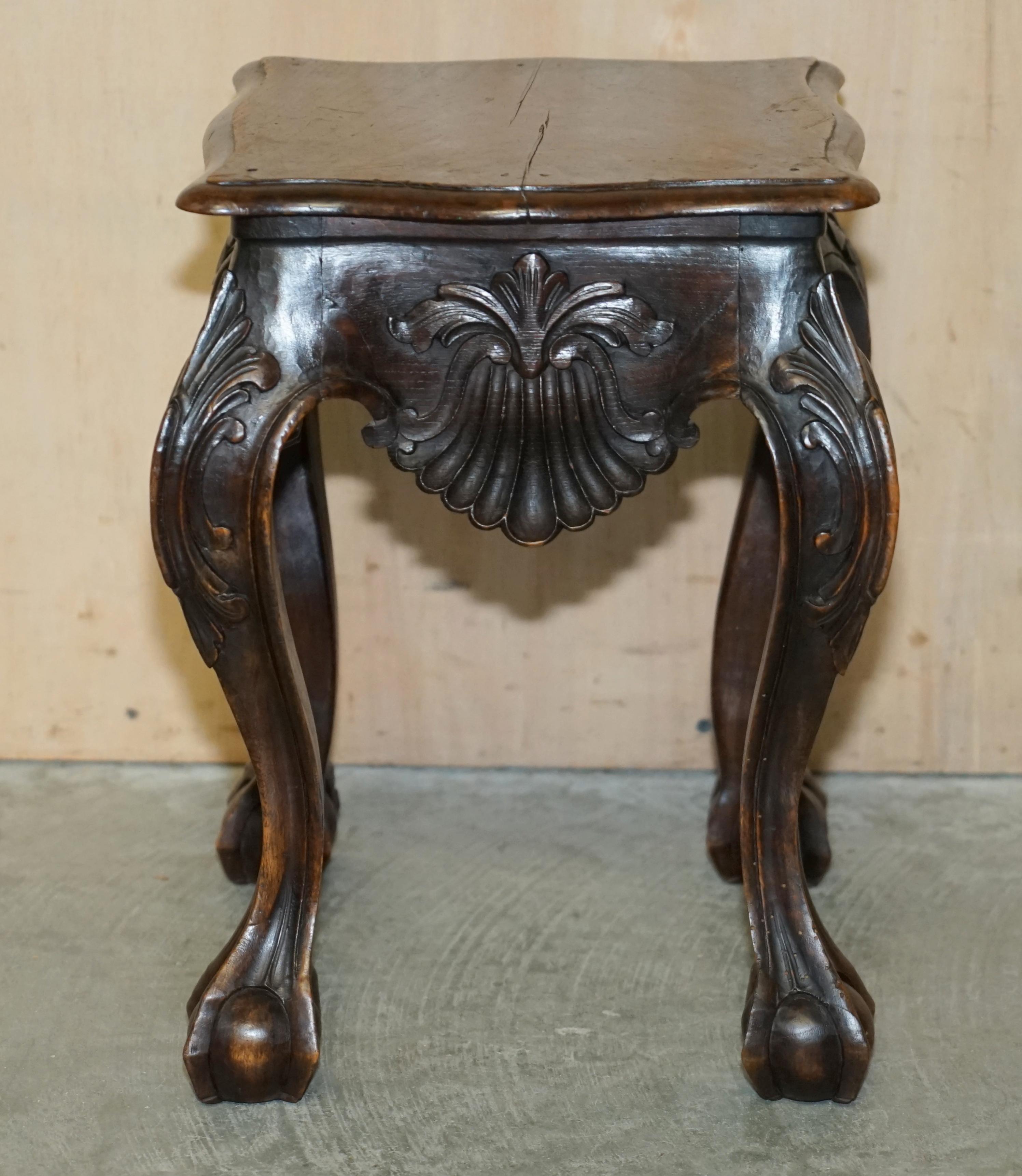 Lovely Pair of Antique circa 1900 Hand Carved Hardwood Claw & Ball Side Tables For Sale 11