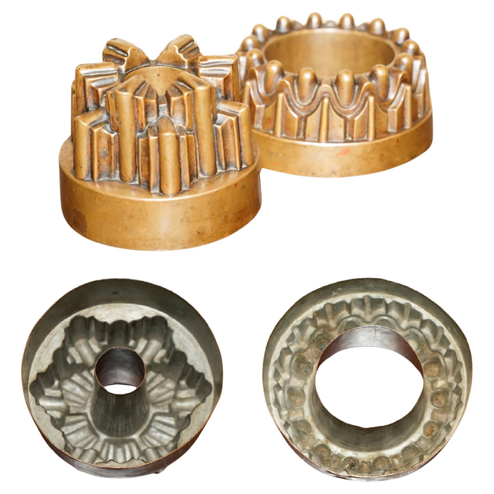 Wir freuen uns, ein Paar viktorianischer Kupfer-Geleeformen zum Verkauf anbieten zu können.

Ein sehr gut aussehendes und dekoratives Paar, das für den vorgesehenen Zweck oder zur Dekoration verwendet werden kann, was heutzutage häufiger der Fall
