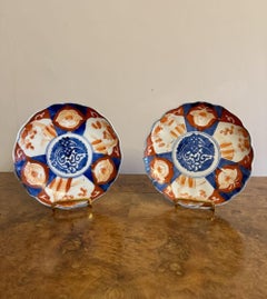 Bella coppia di antichi piatti imari giapponesi