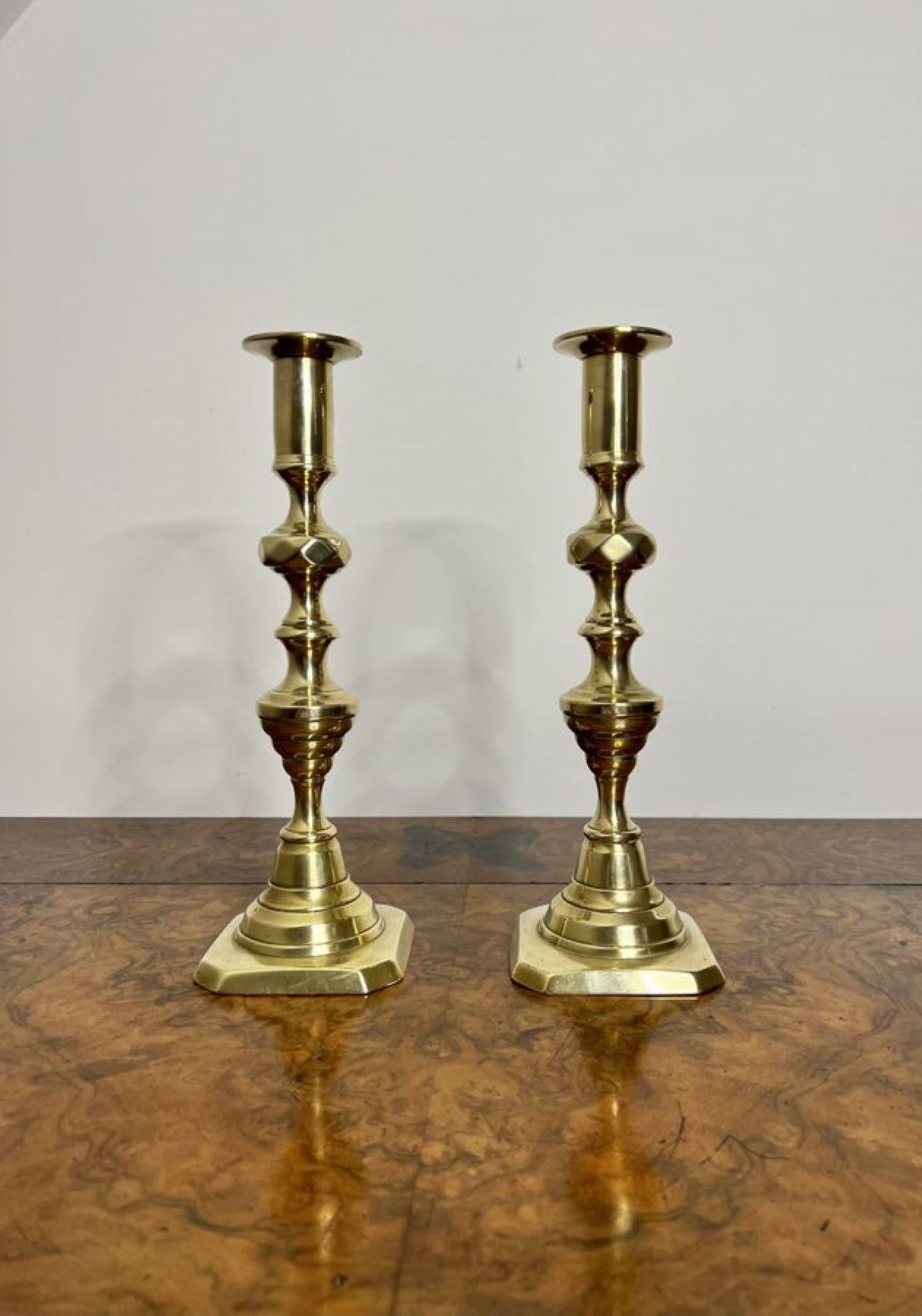 Lovely pair of antique Victorian brass candlesticks  In Good Condition For Sale In Ipswich, GB