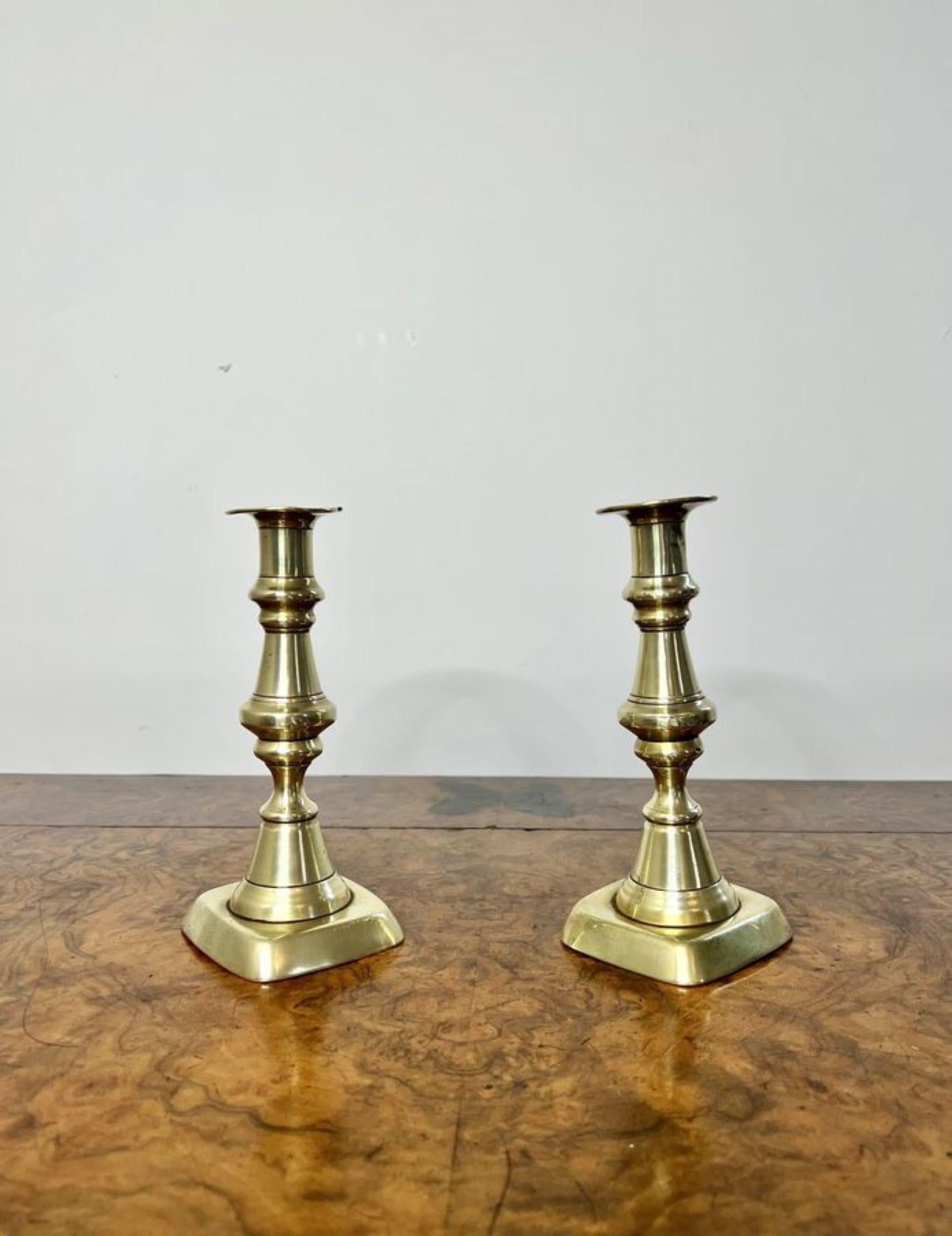 Lovely pair of antique Victorian brass candlesticks  In Good Condition For Sale In Ipswich, GB