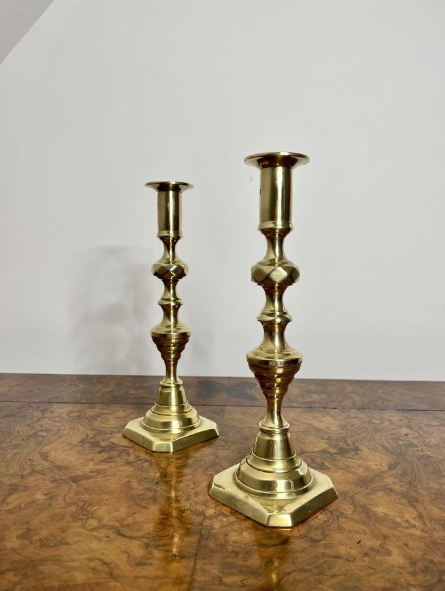Hübsches Paar antiker viktorianischer Messing-Kerzenständer  im Zustand „Gut“ im Angebot in Ipswich, GB