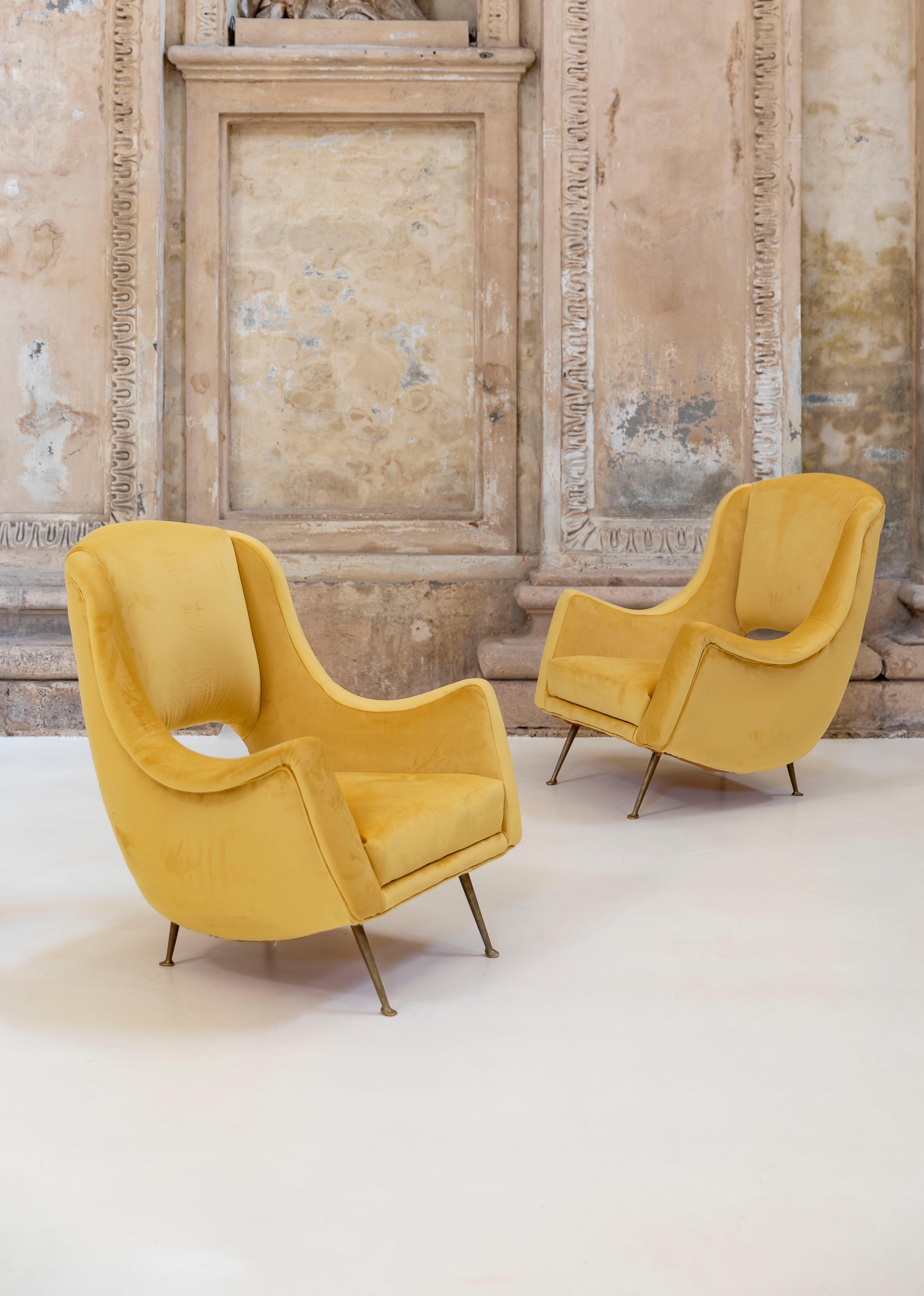 Mid-Century Modern Lovely Pair of Armchairs Attributed to Carlo de Carli