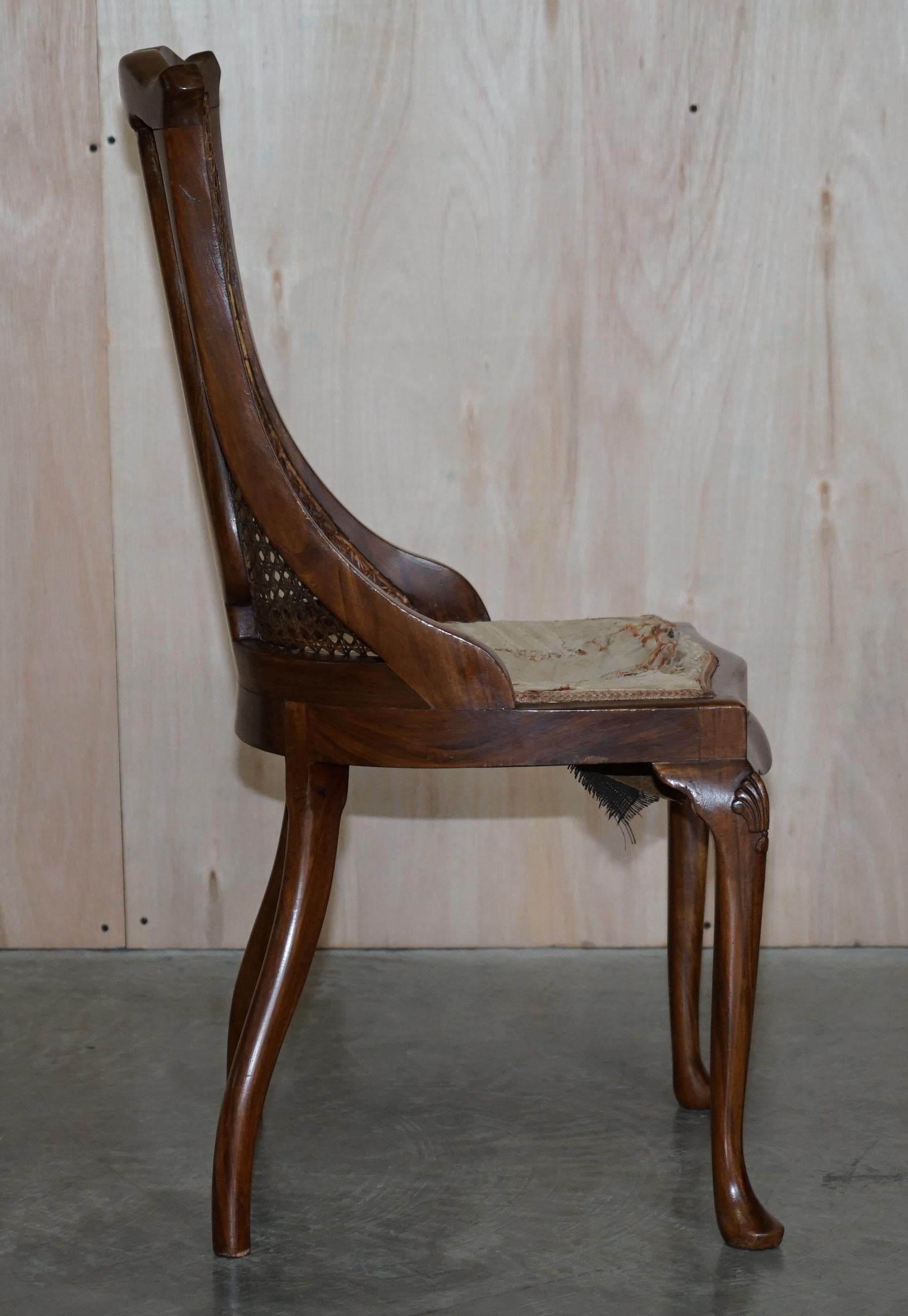 Schönes Paar Art-Déco-Bergère-Beistellstühle aus Nussbaum und Hartholz, Teil der Suite im Angebot 5